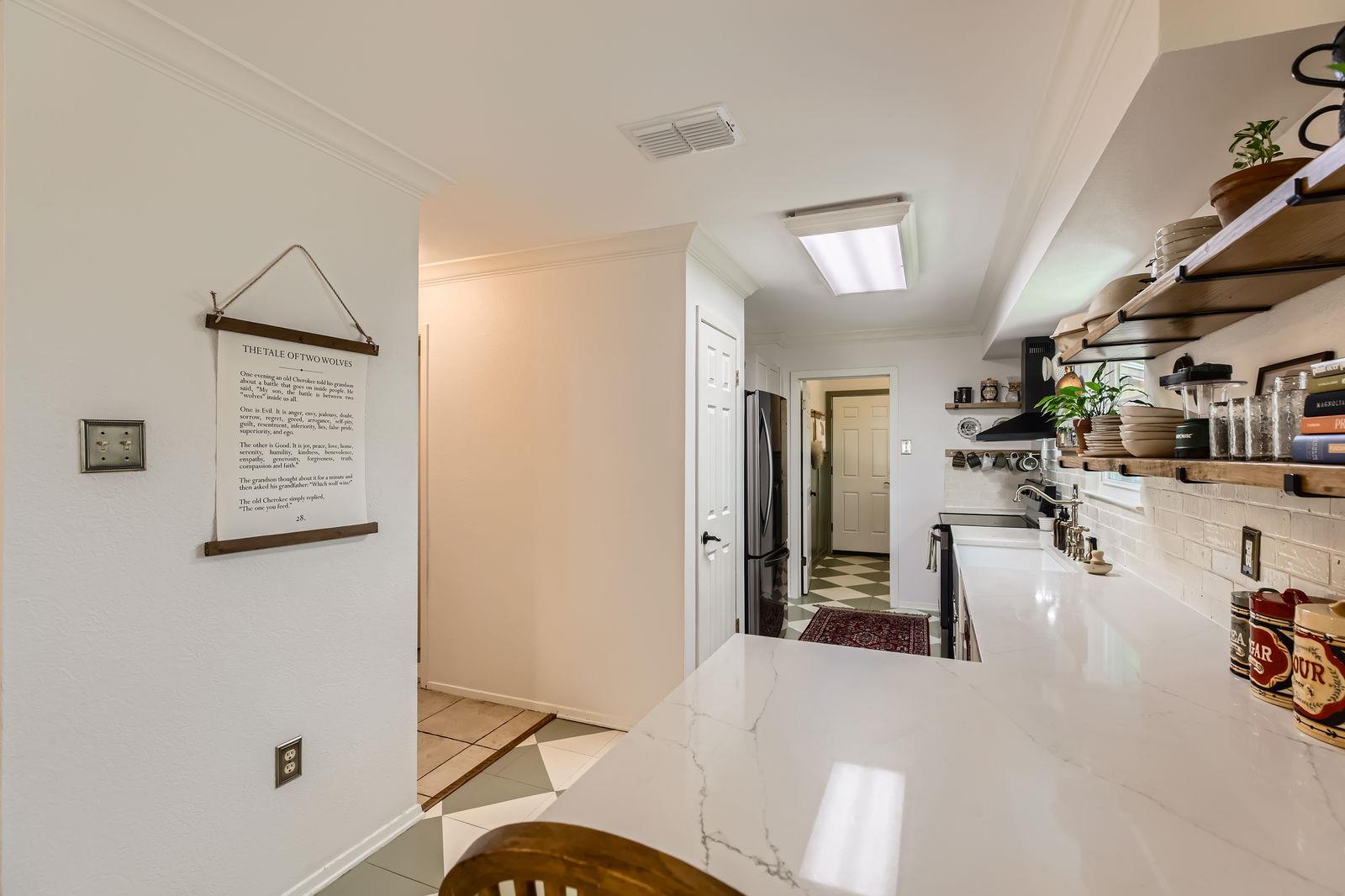 227 Crest Circle Dr, San Marcos, TX 78666
