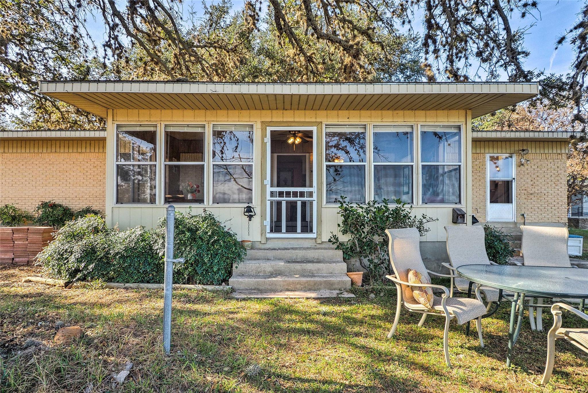 210 Lake Loop, Tow, TX 78672