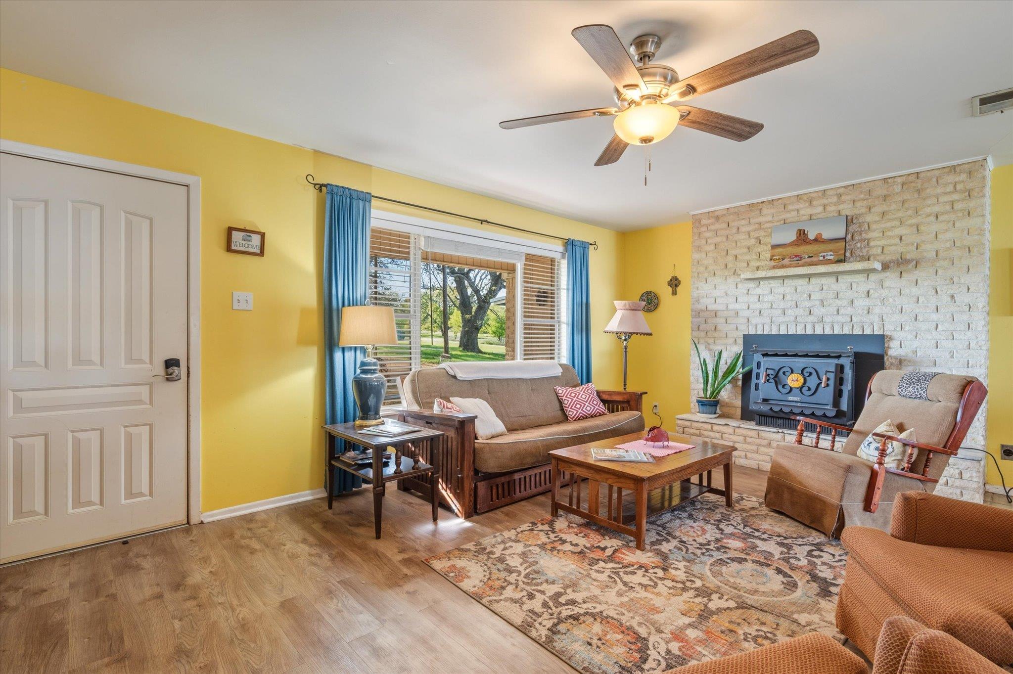 210 Lake Loop, Tow, TX 78672