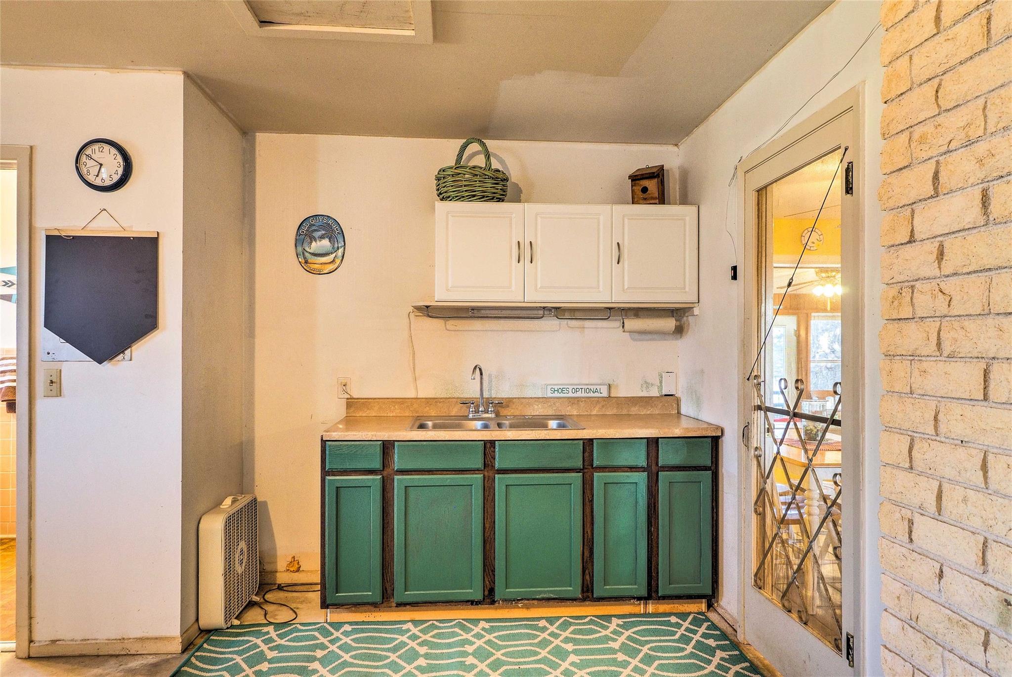 210 Lake Loop, Tow, TX 78672