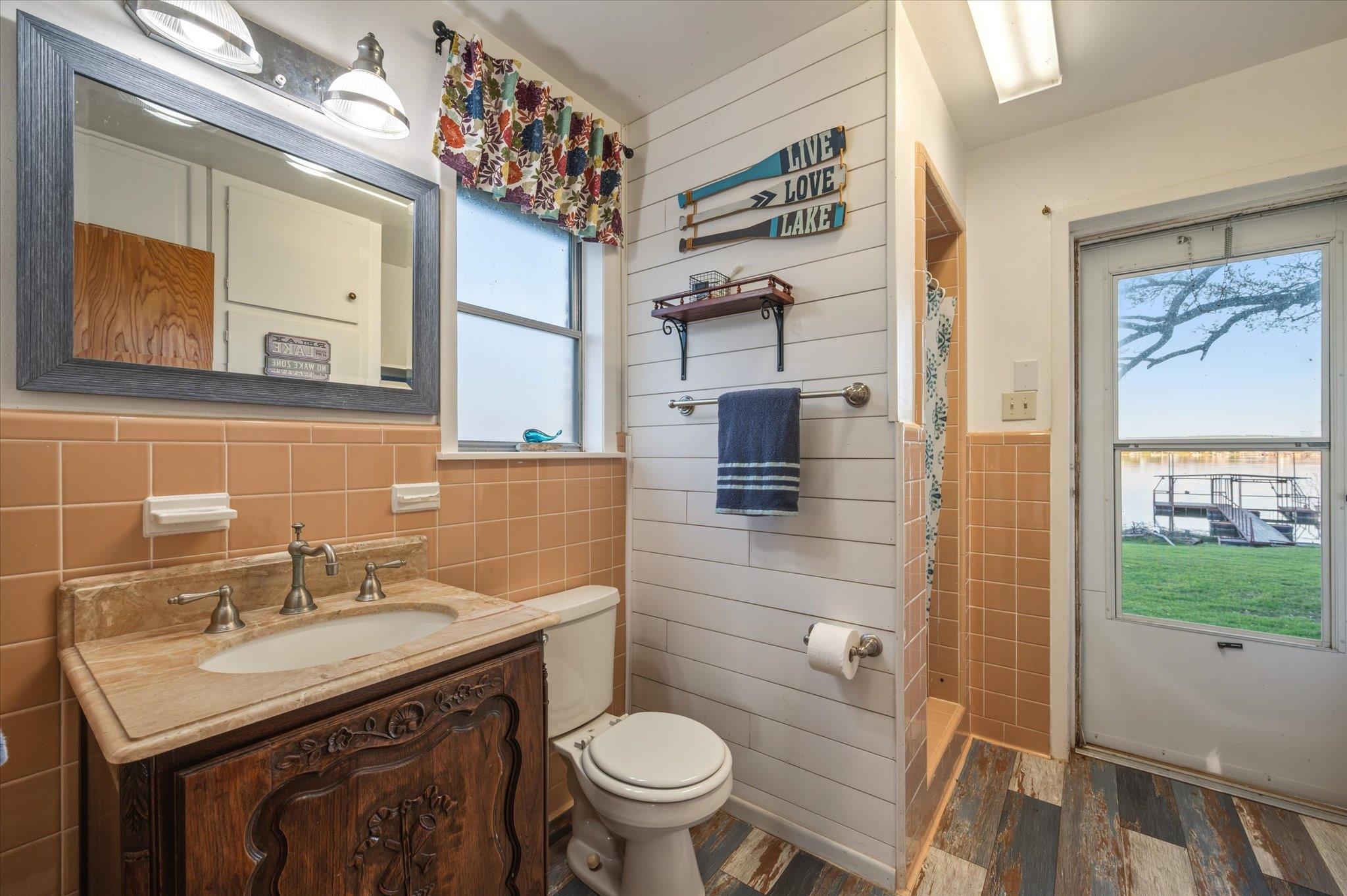 210 Lake Loop, Tow, TX 78672