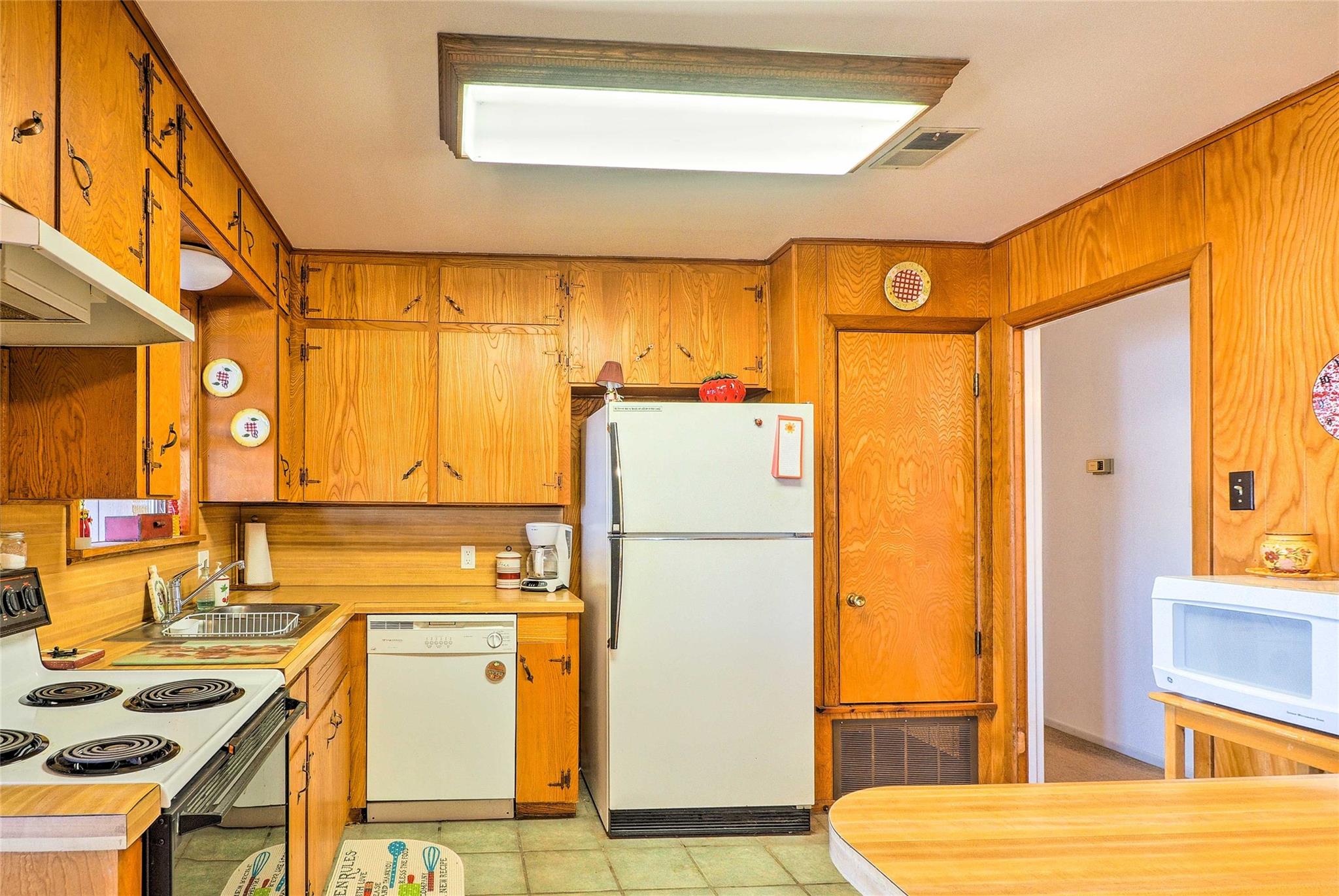 210 Lake Loop, Tow, TX 78672