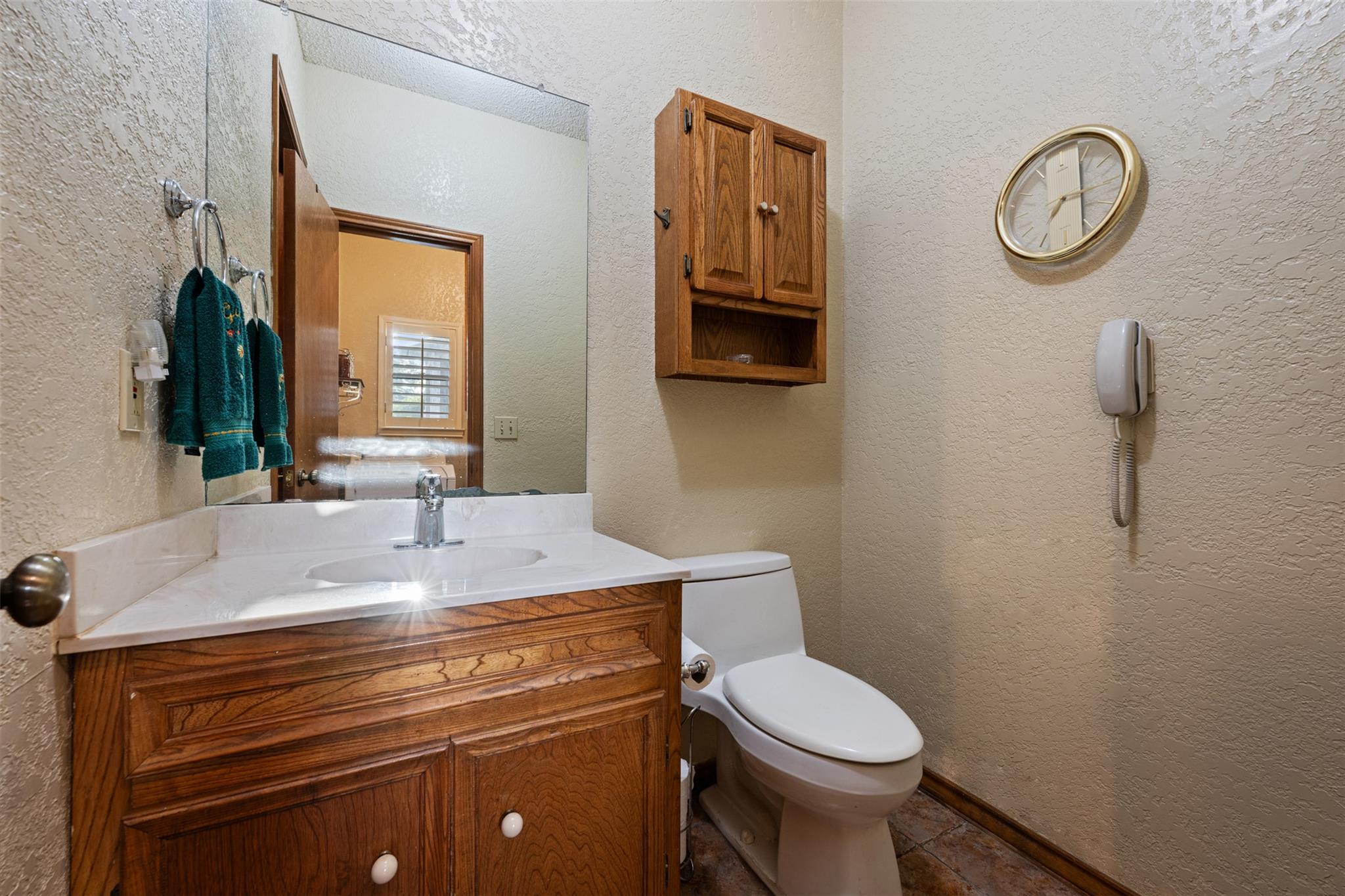 713 Mountain View Dr, San Marcos, TX 78666