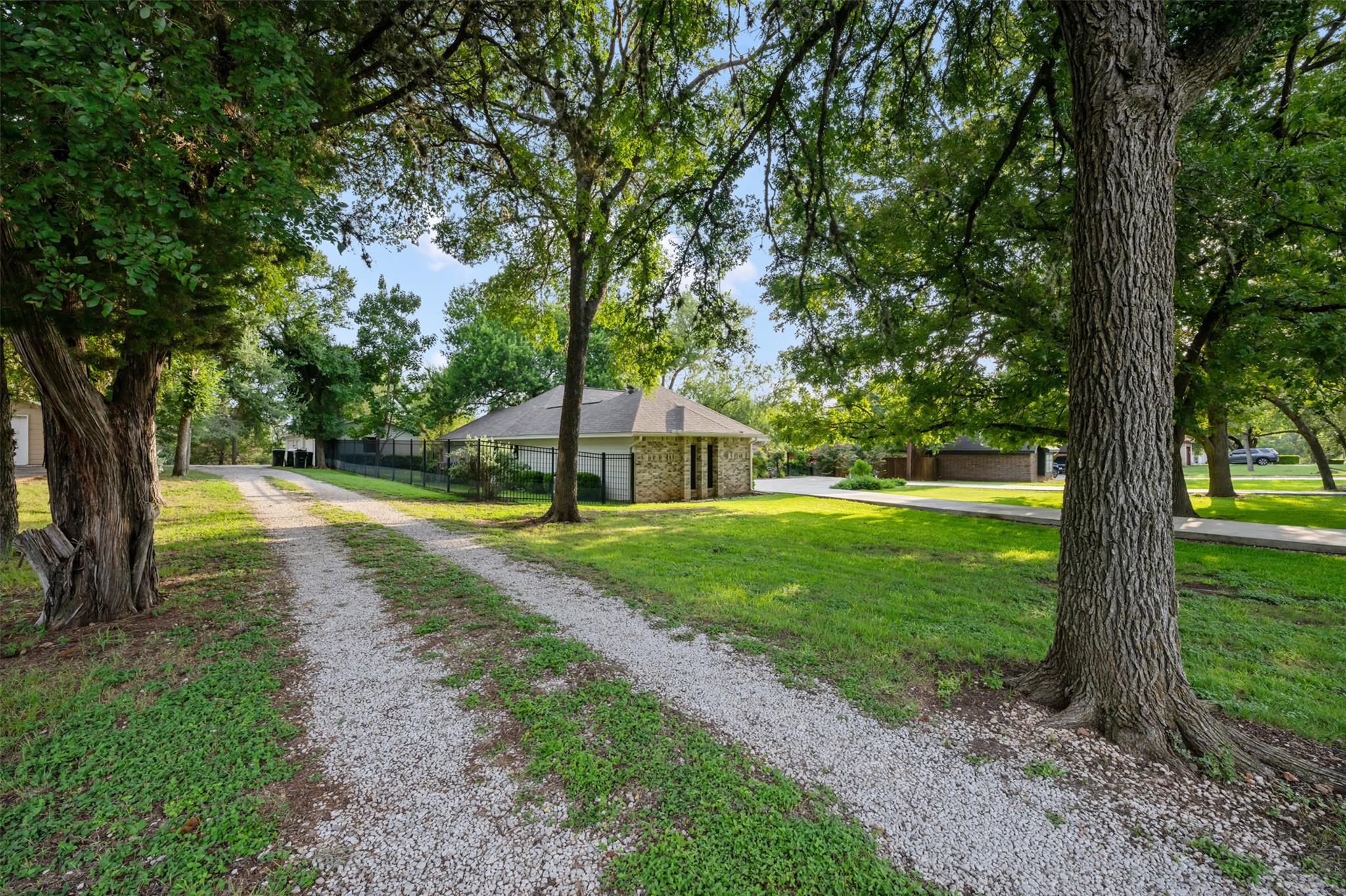 713 Mountain View Dr, San Marcos, TX 78666