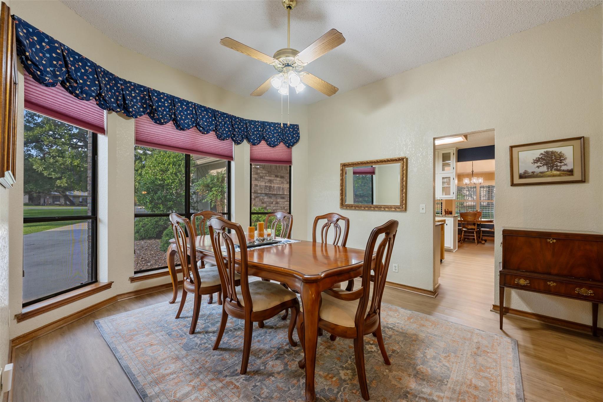 713 Mountain View Dr, San Marcos, TX 78666