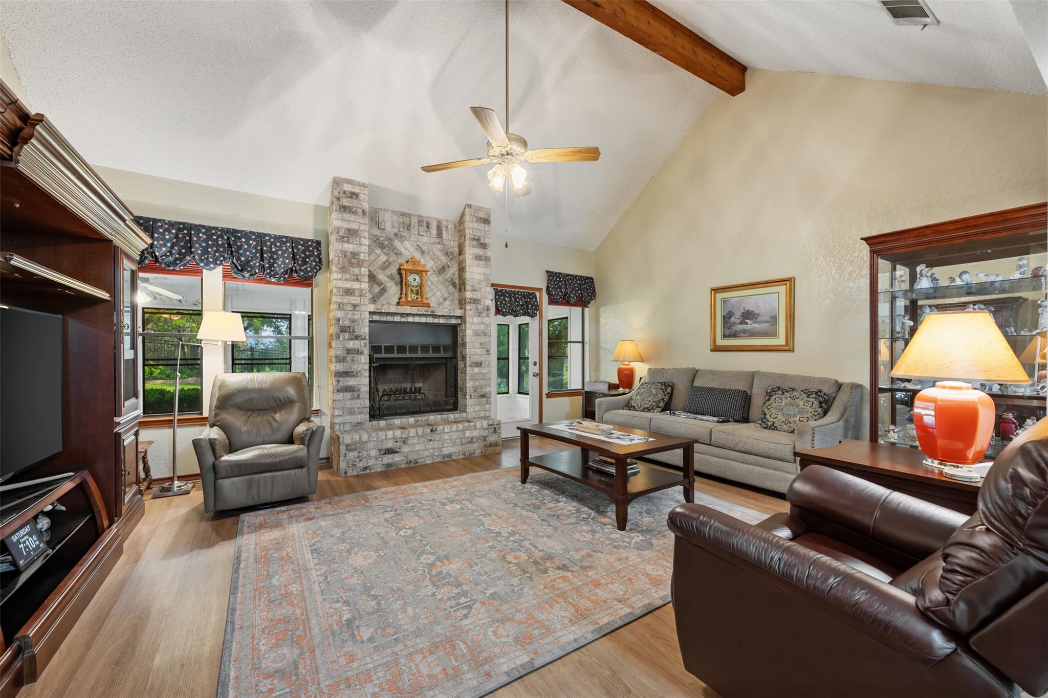 713 Mountain View Dr, San Marcos, TX 78666