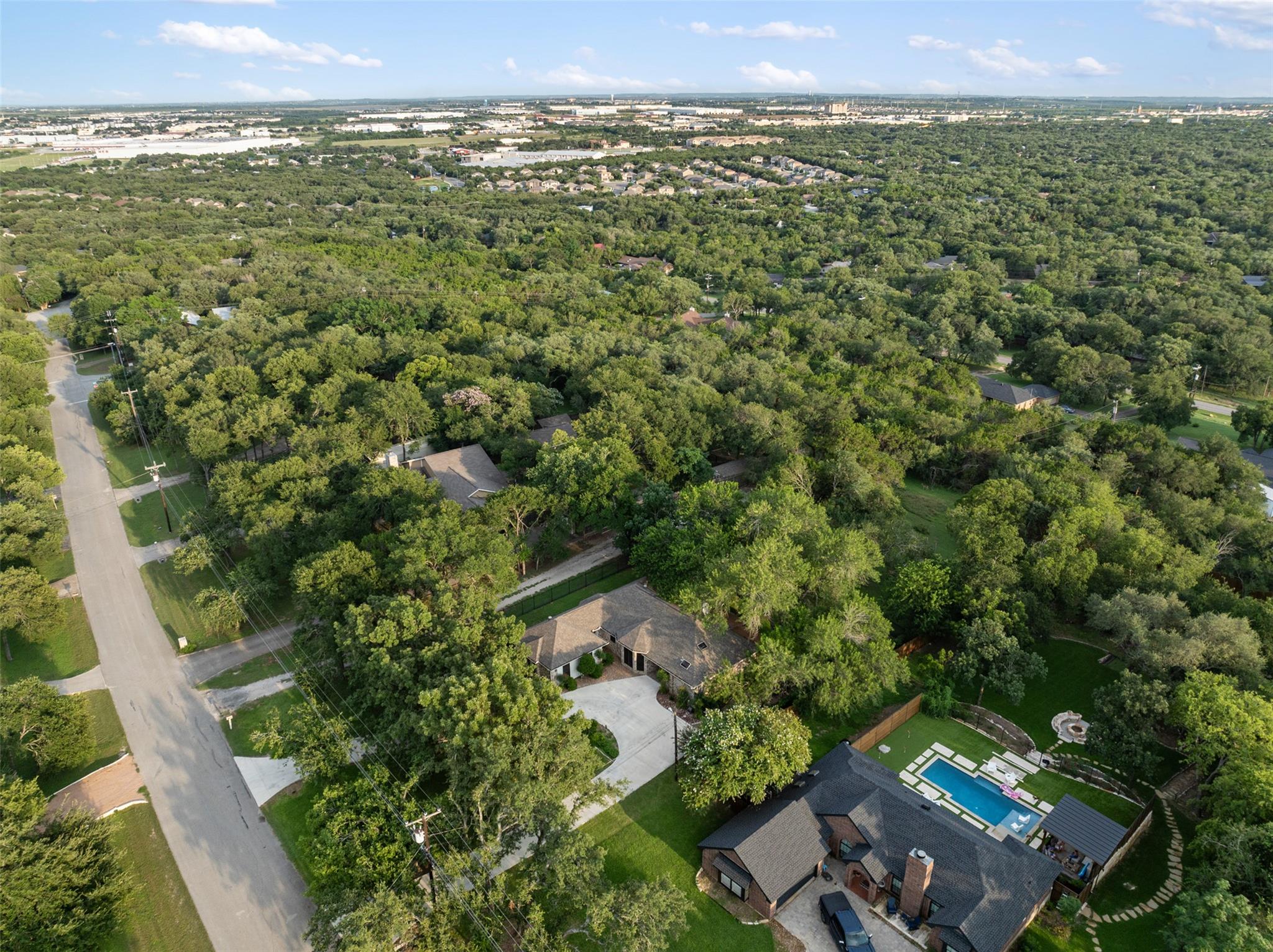 713 Mountain View Dr, San Marcos, TX 78666