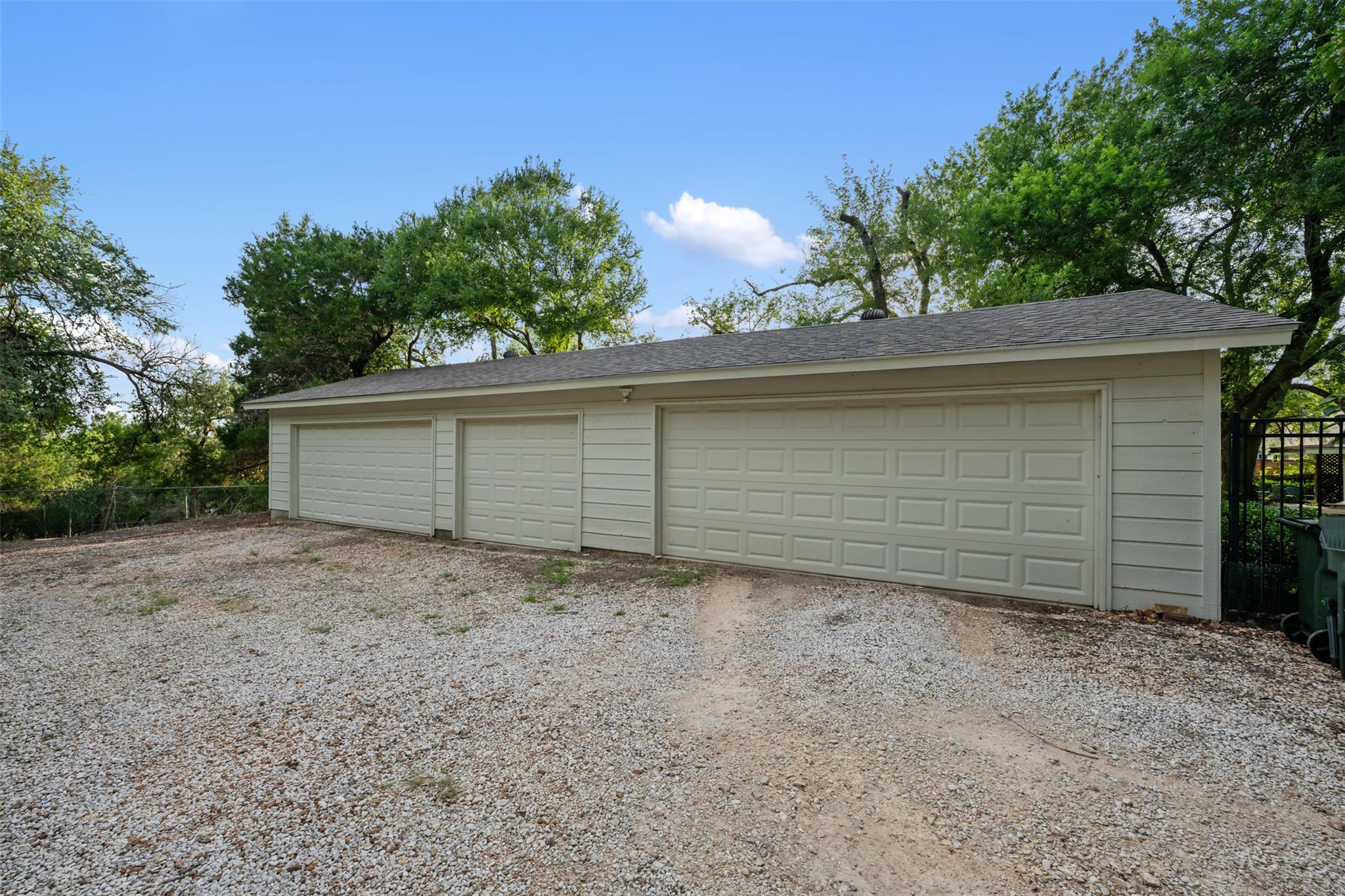 713 Mountain View Dr, San Marcos, TX 78666