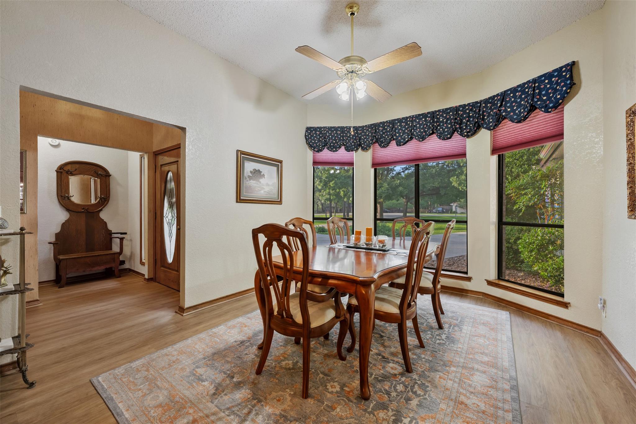 713 Mountain View Dr, San Marcos, TX 78666