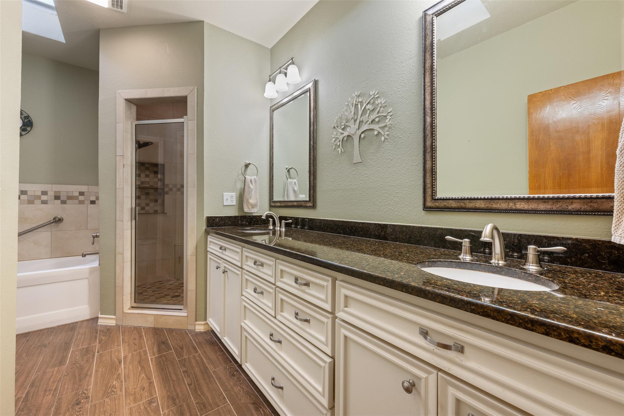713 Mountain View Dr, San Marcos, TX 78666