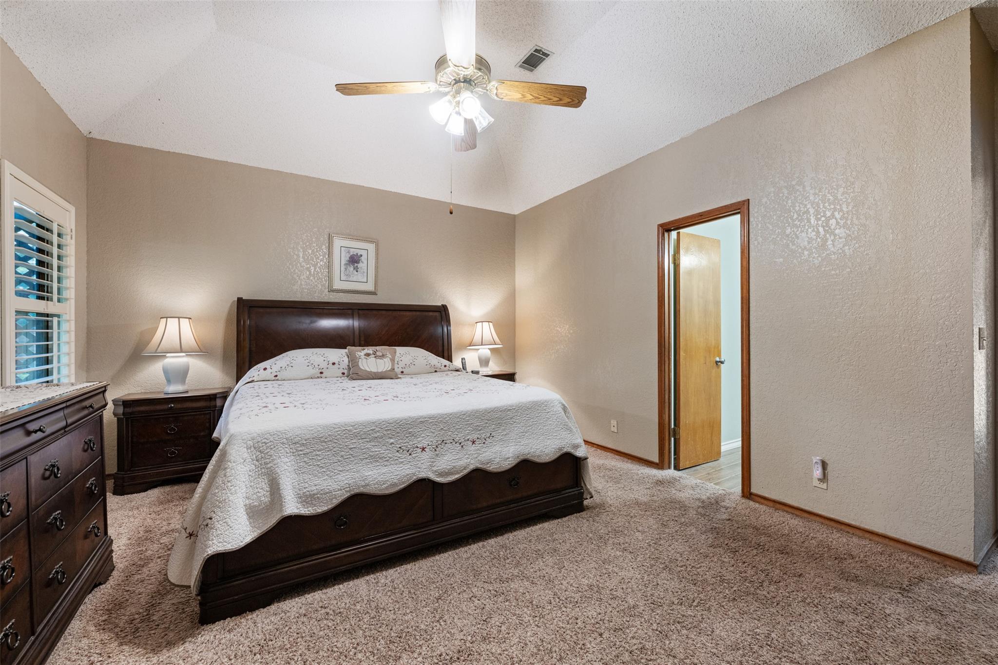 713 Mountain View Dr, San Marcos, TX 78666