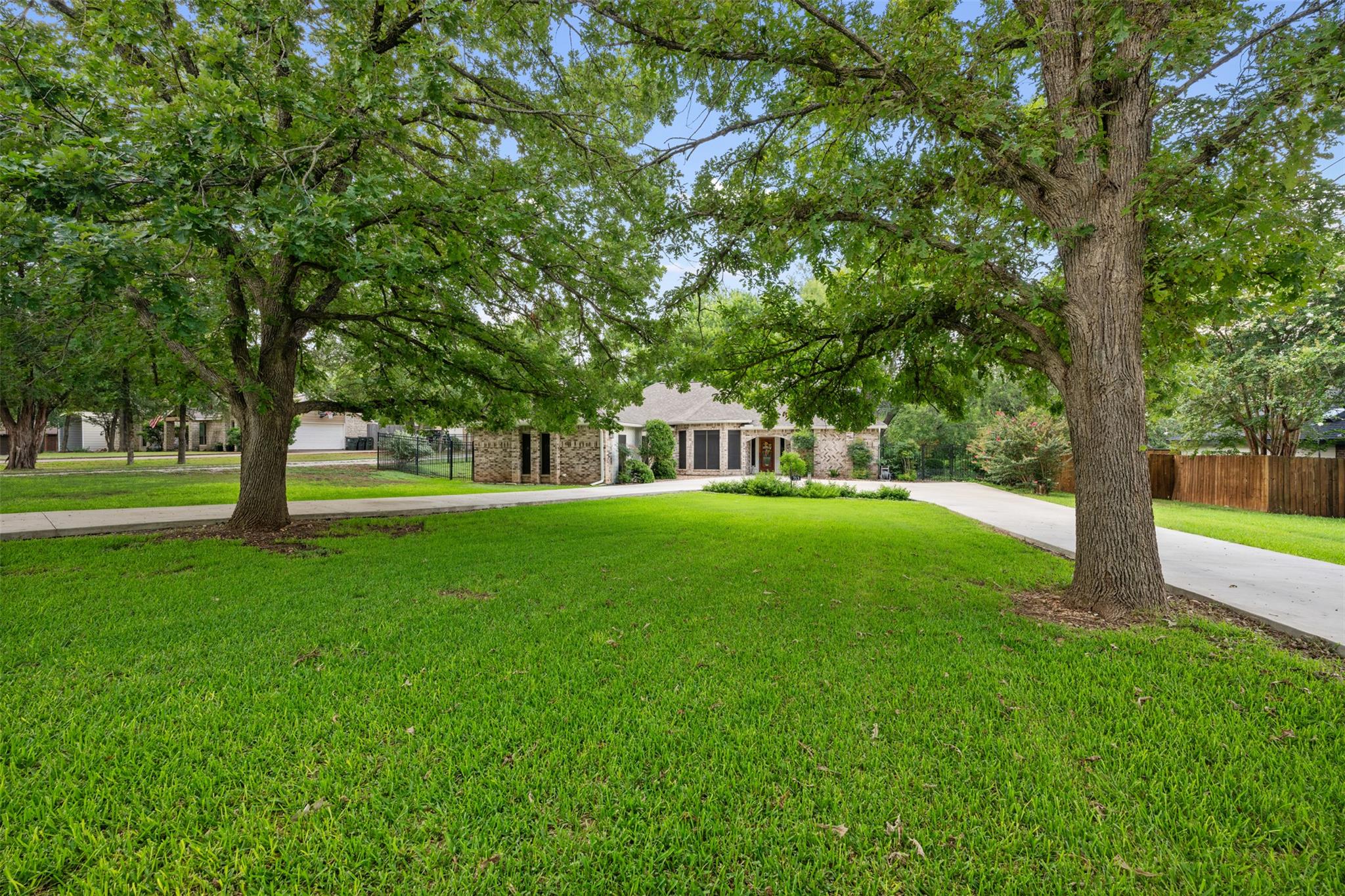 713 Mountain View Dr, San Marcos, TX 78666