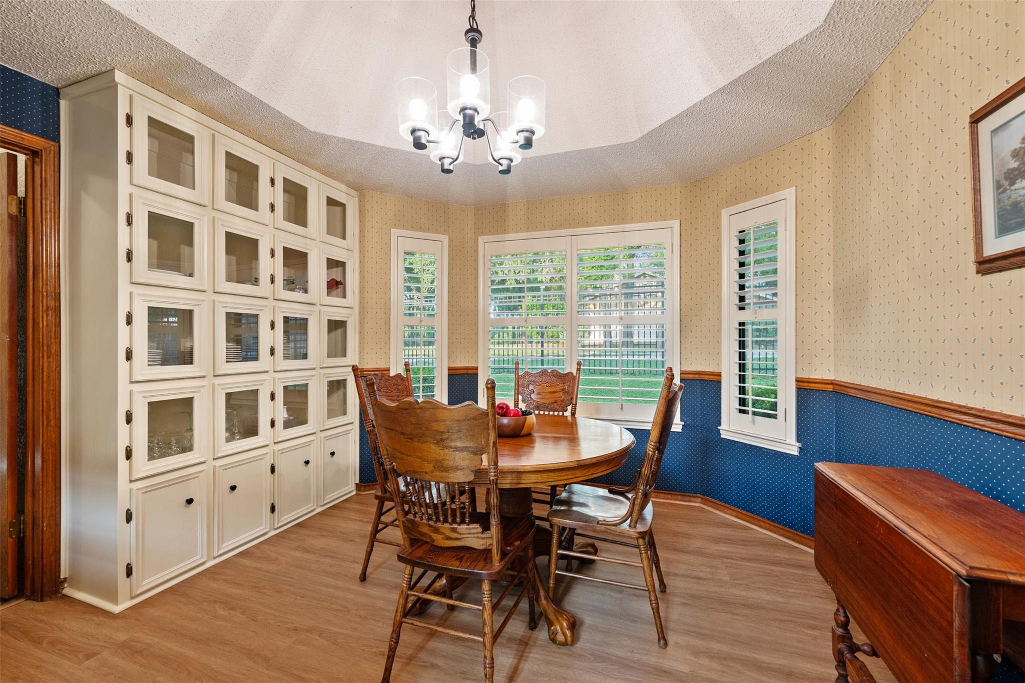 713 Mountain View Dr, San Marcos, TX 78666