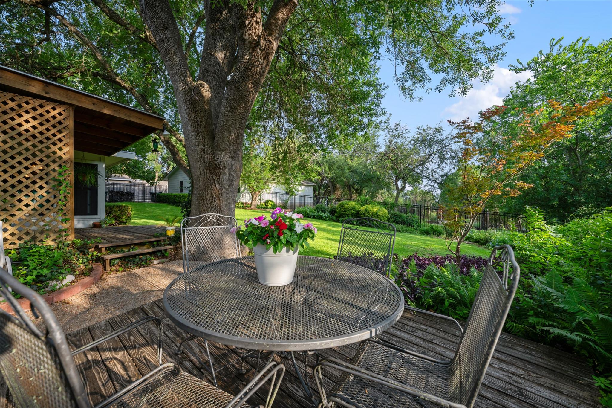 713 Mountain View Dr, San Marcos, TX 78666