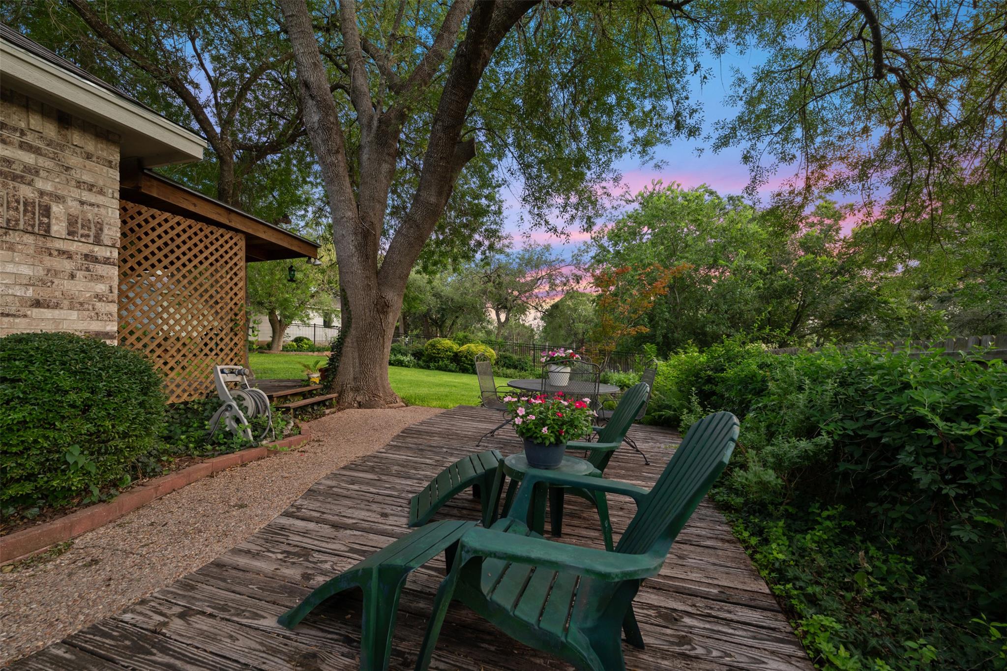 713 Mountain View Dr, San Marcos, TX 78666