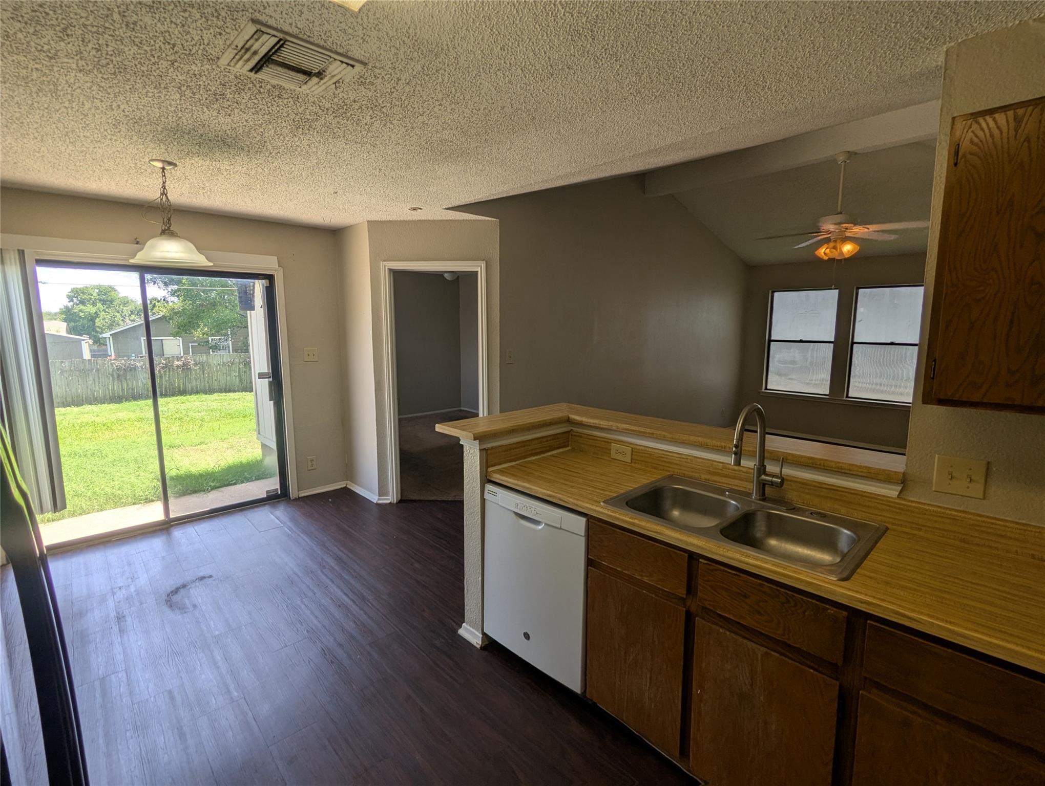 1204 Greenbriar Loop, Round Rock, TX 78664