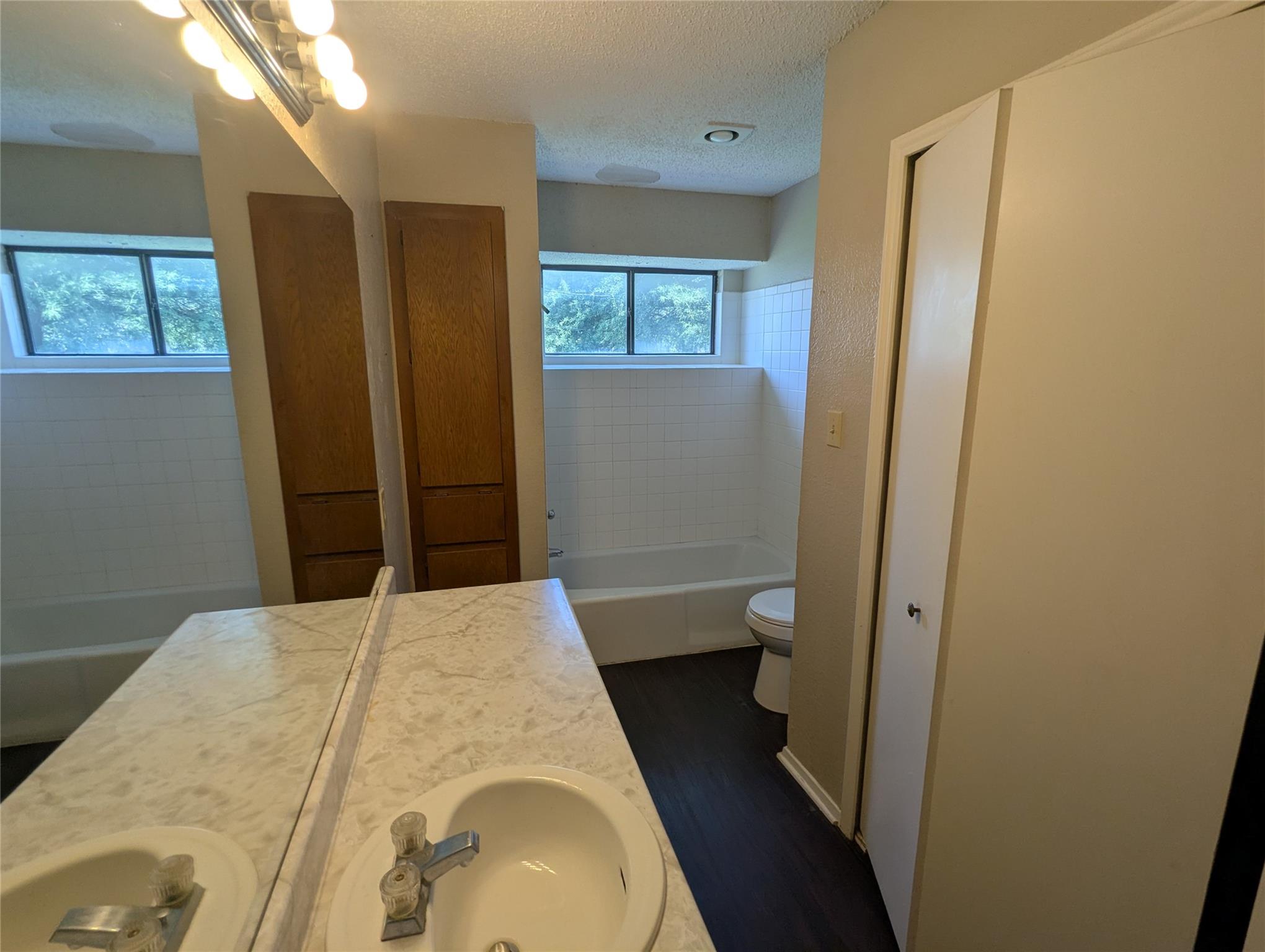 1204 Greenbriar Loop, Round Rock, TX 78664