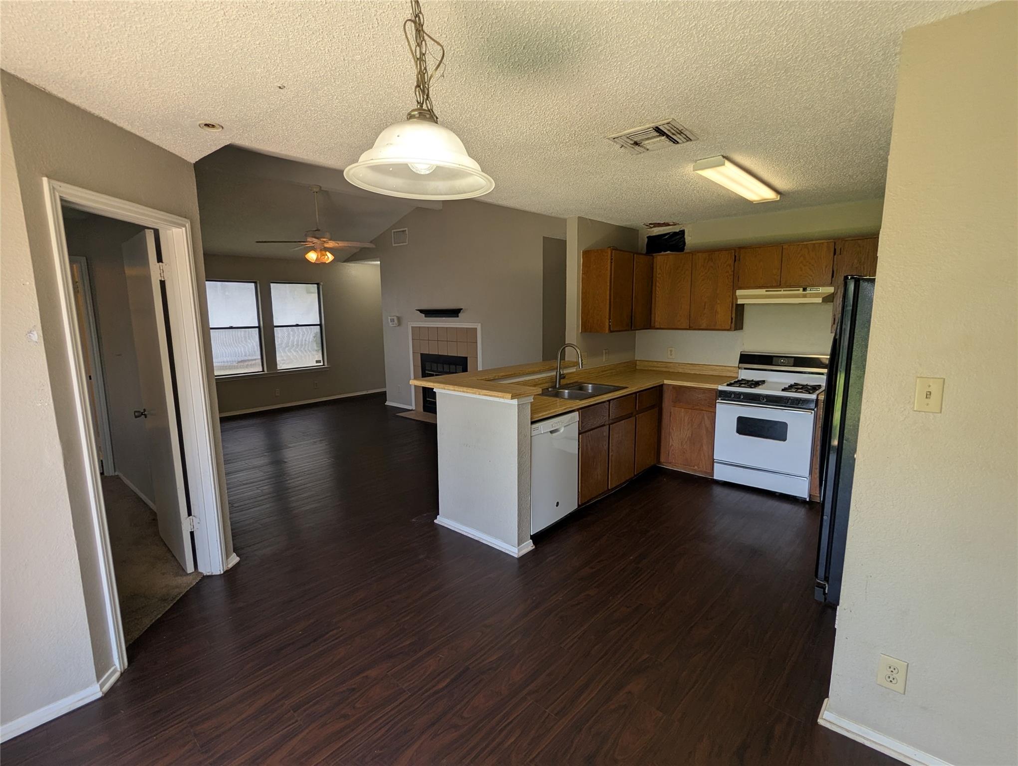 1204 Greenbriar Loop, Round Rock, TX 78664