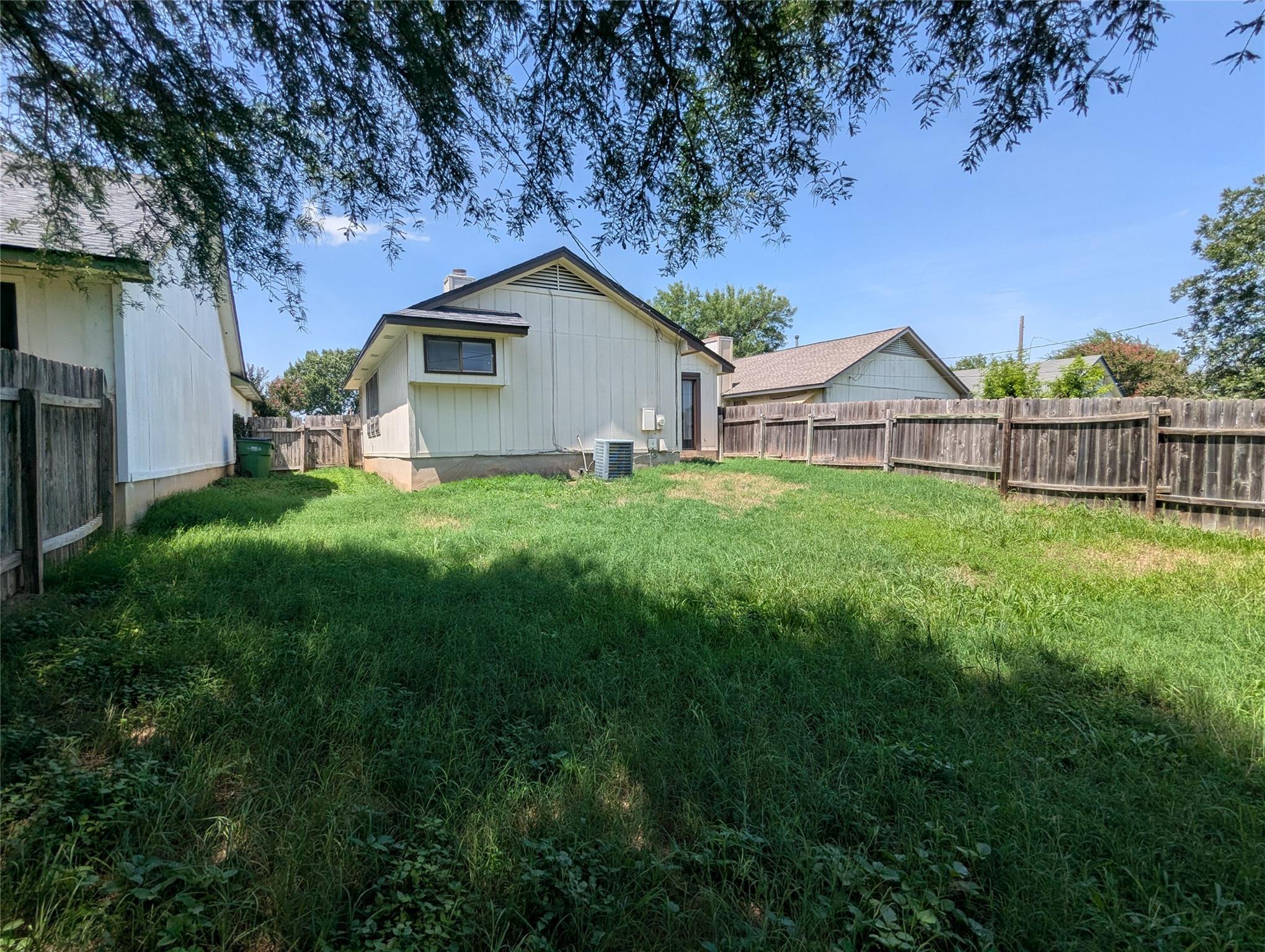 1204 Greenbriar Loop, Round Rock, TX 78664