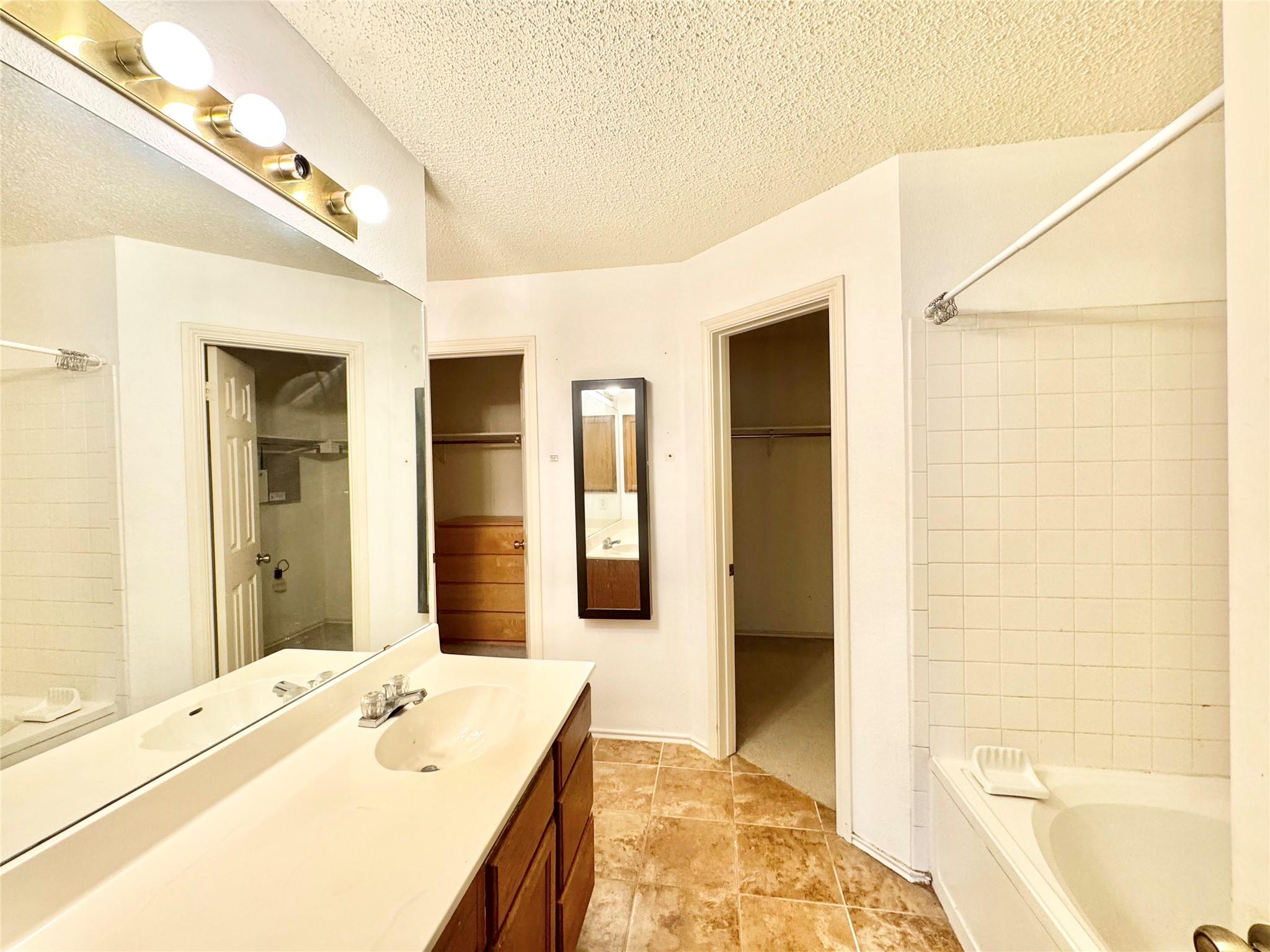 2204 Desco Dr, Austin, TX 78748