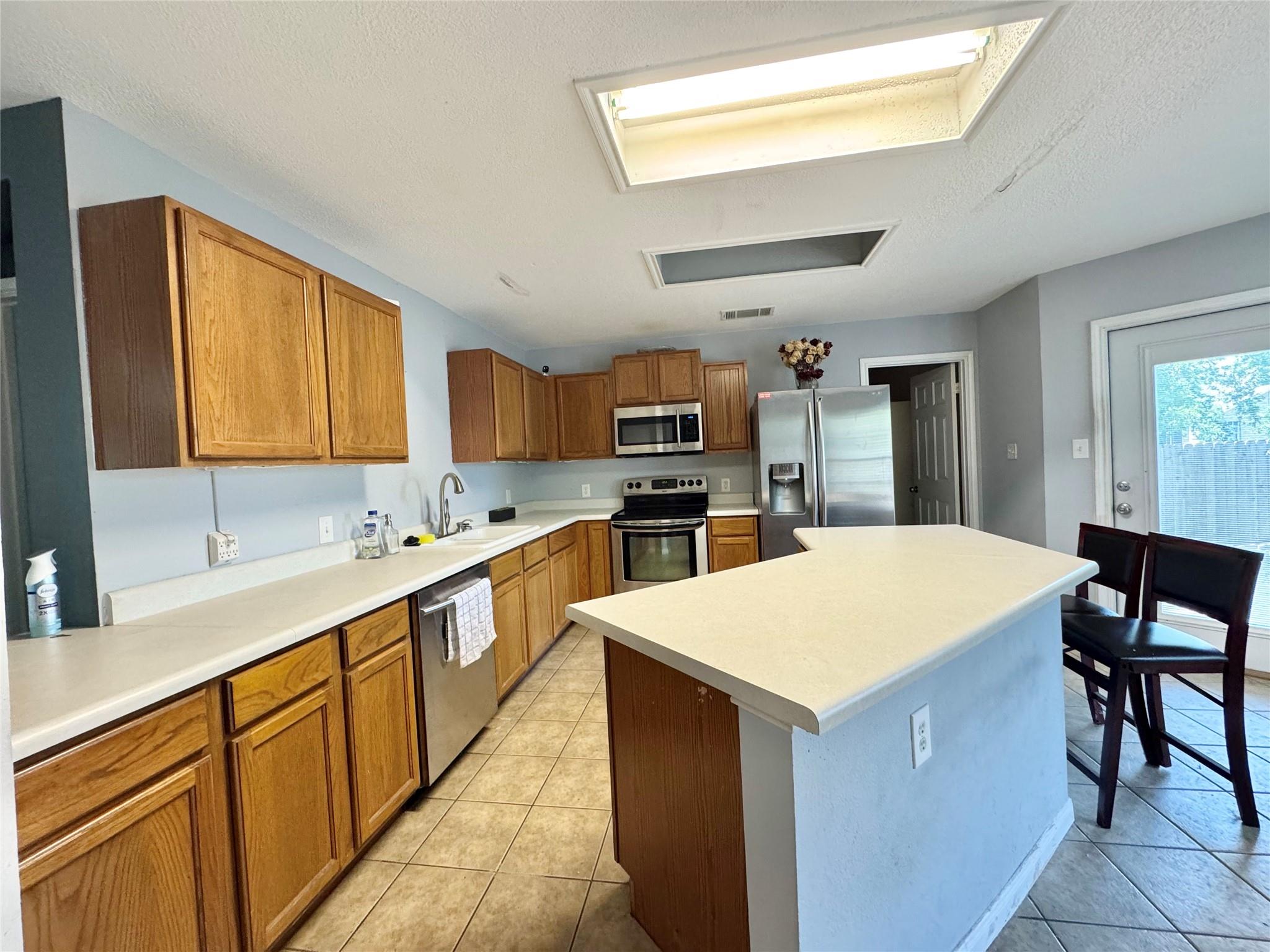2204 Desco Dr, Austin, TX 78748
