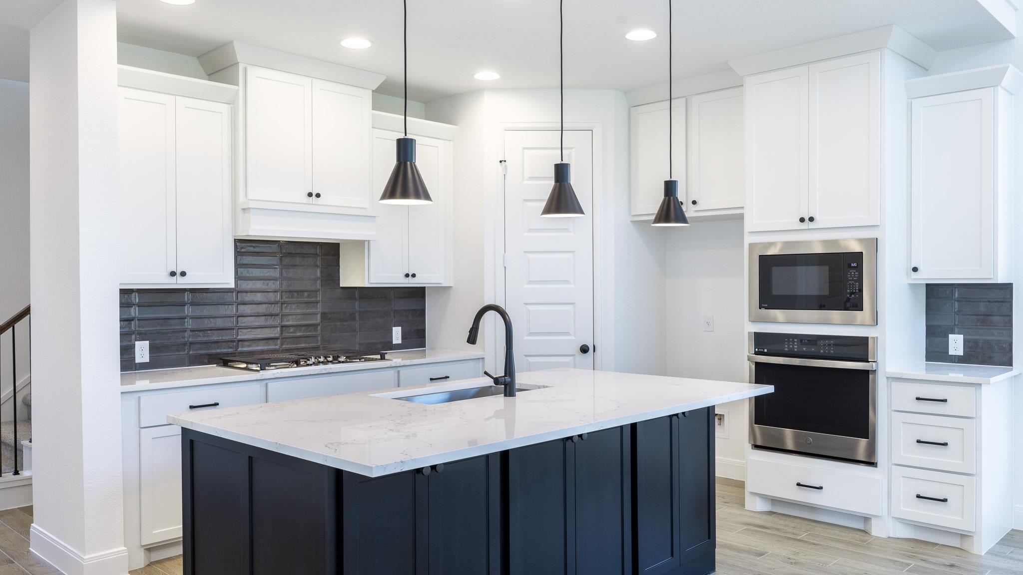 205 Ensberg Ln, Liberty Hill, TX 78642