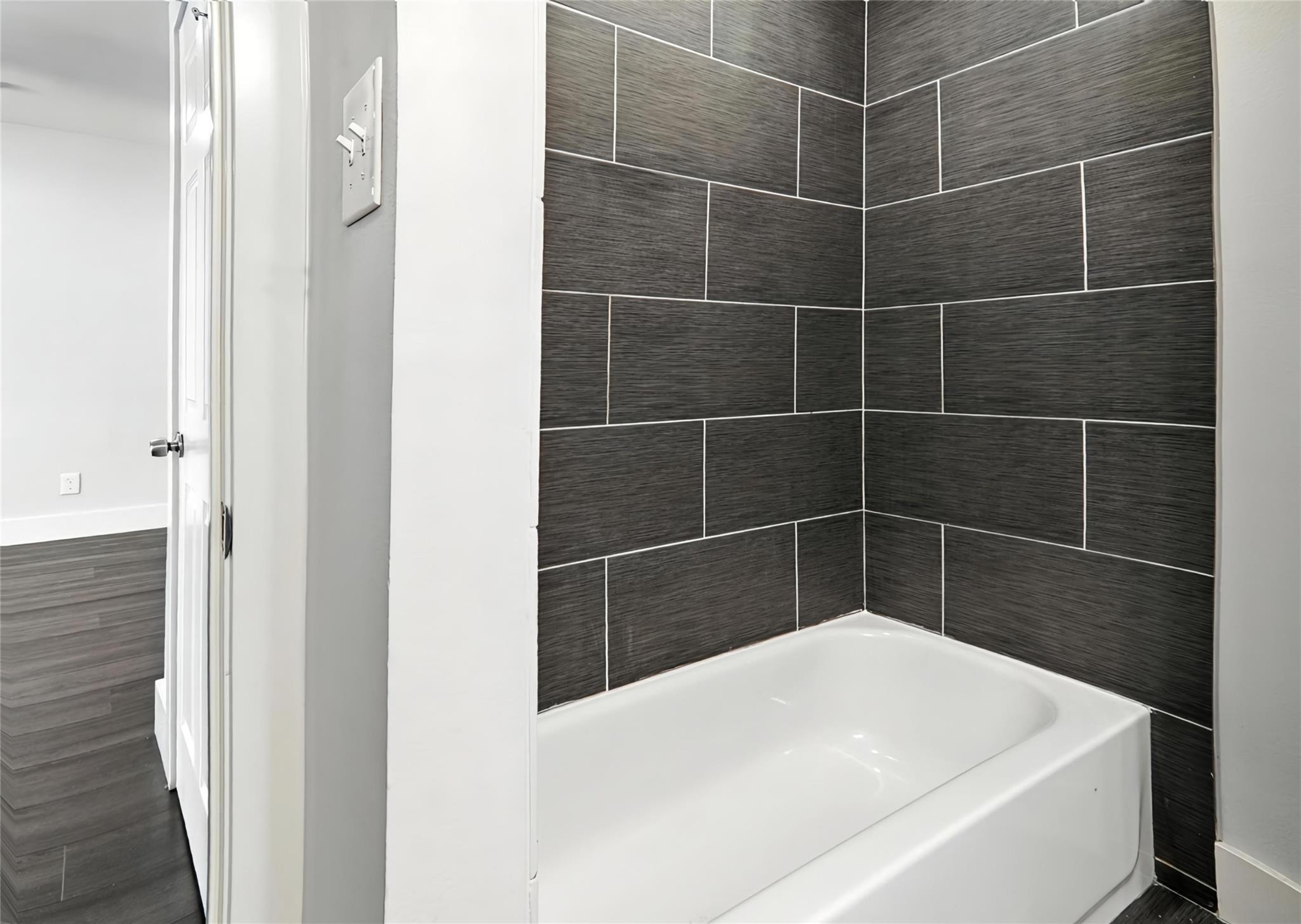 909 Reinli St # 144, Austin, TX 78751