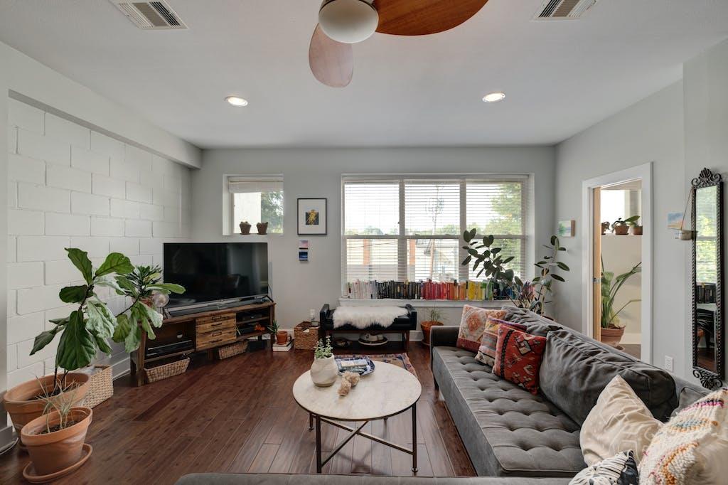2608 E 6th St # 2, Austin, TX 78702