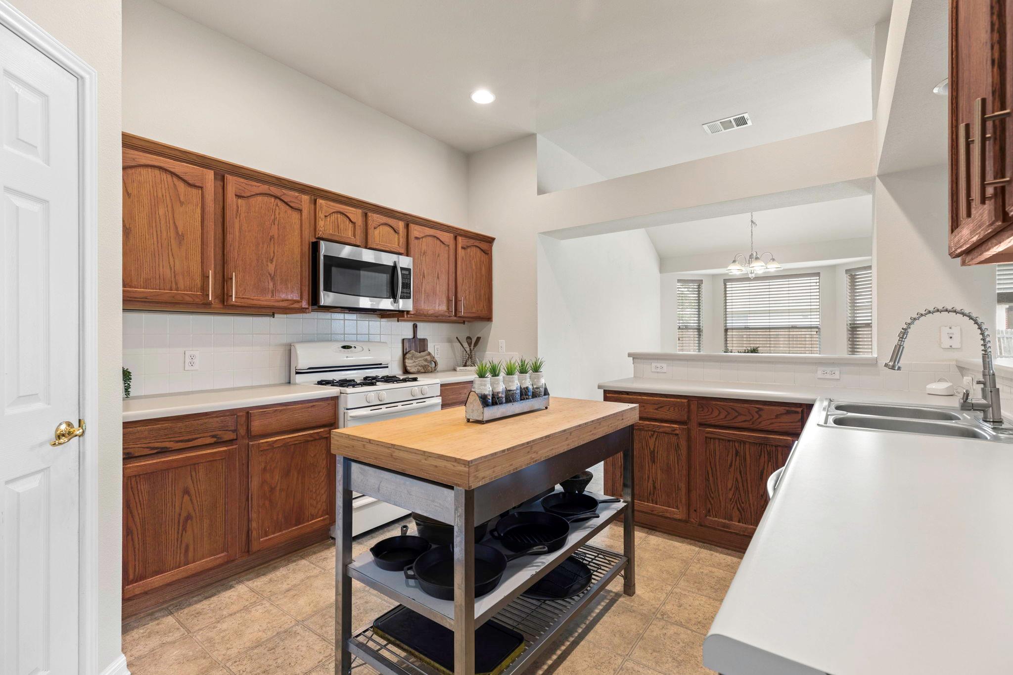 356 Discovery, Kyle, TX 78640