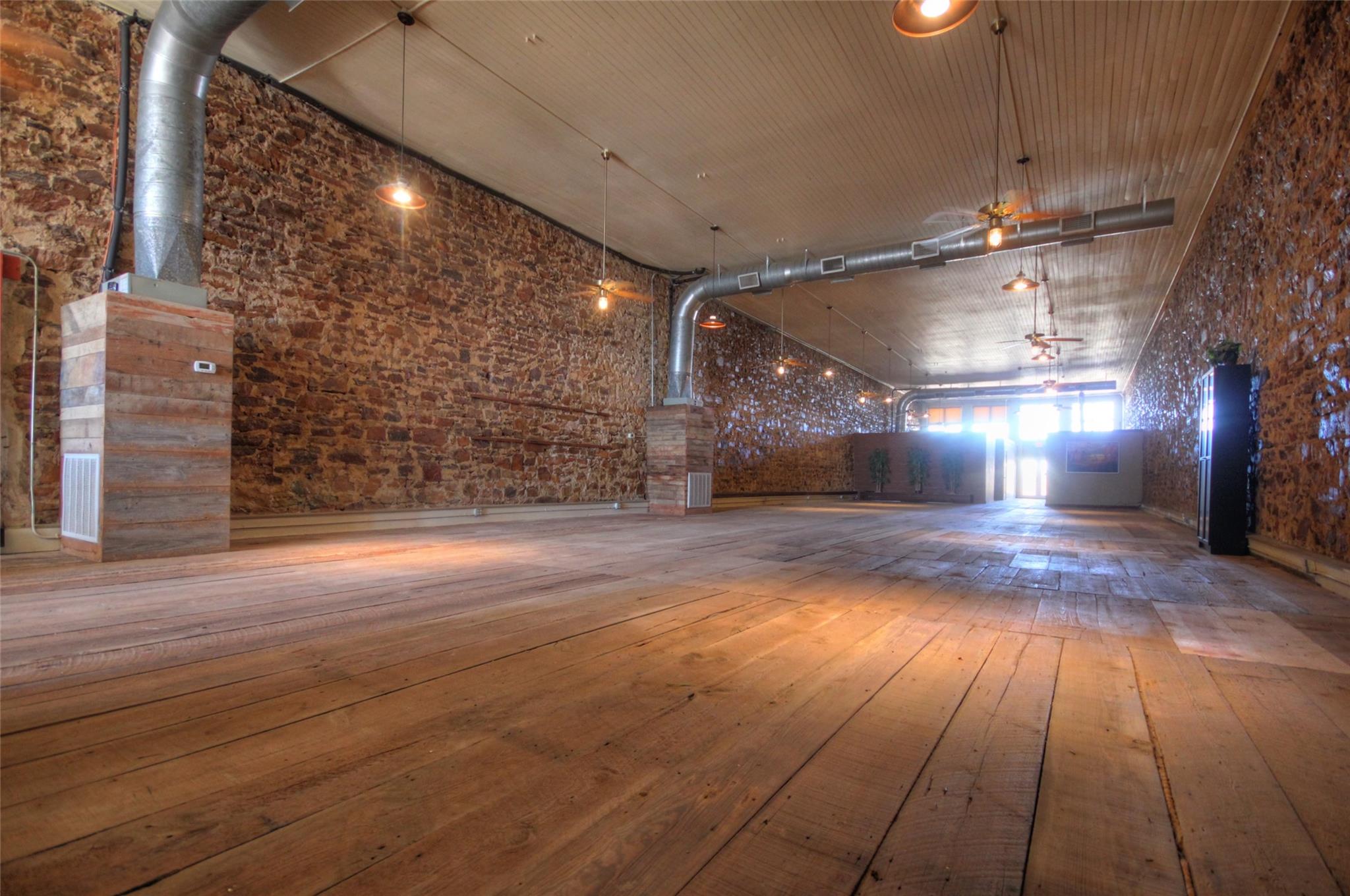 107 E Grayson St, Llano, TX 78643