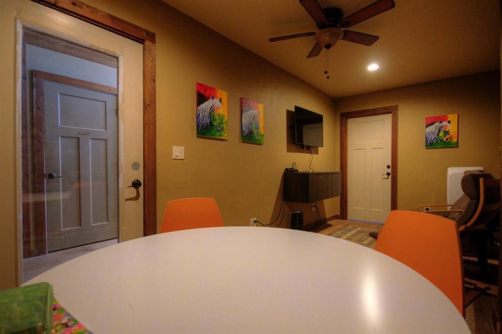 107 E Grayson St, Llano, TX 78643