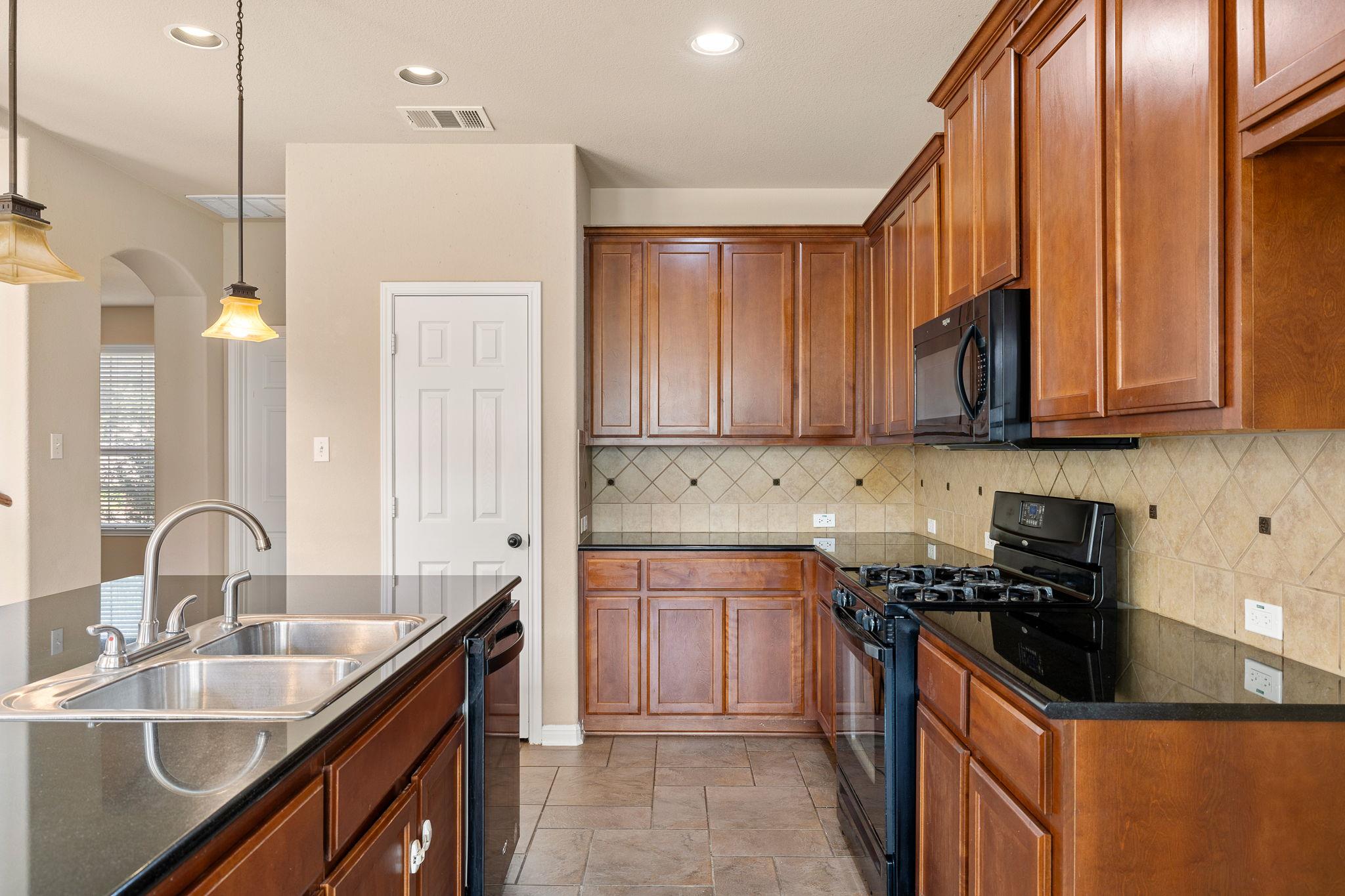 676 Rusk Rd, Round Rock, TX 78665