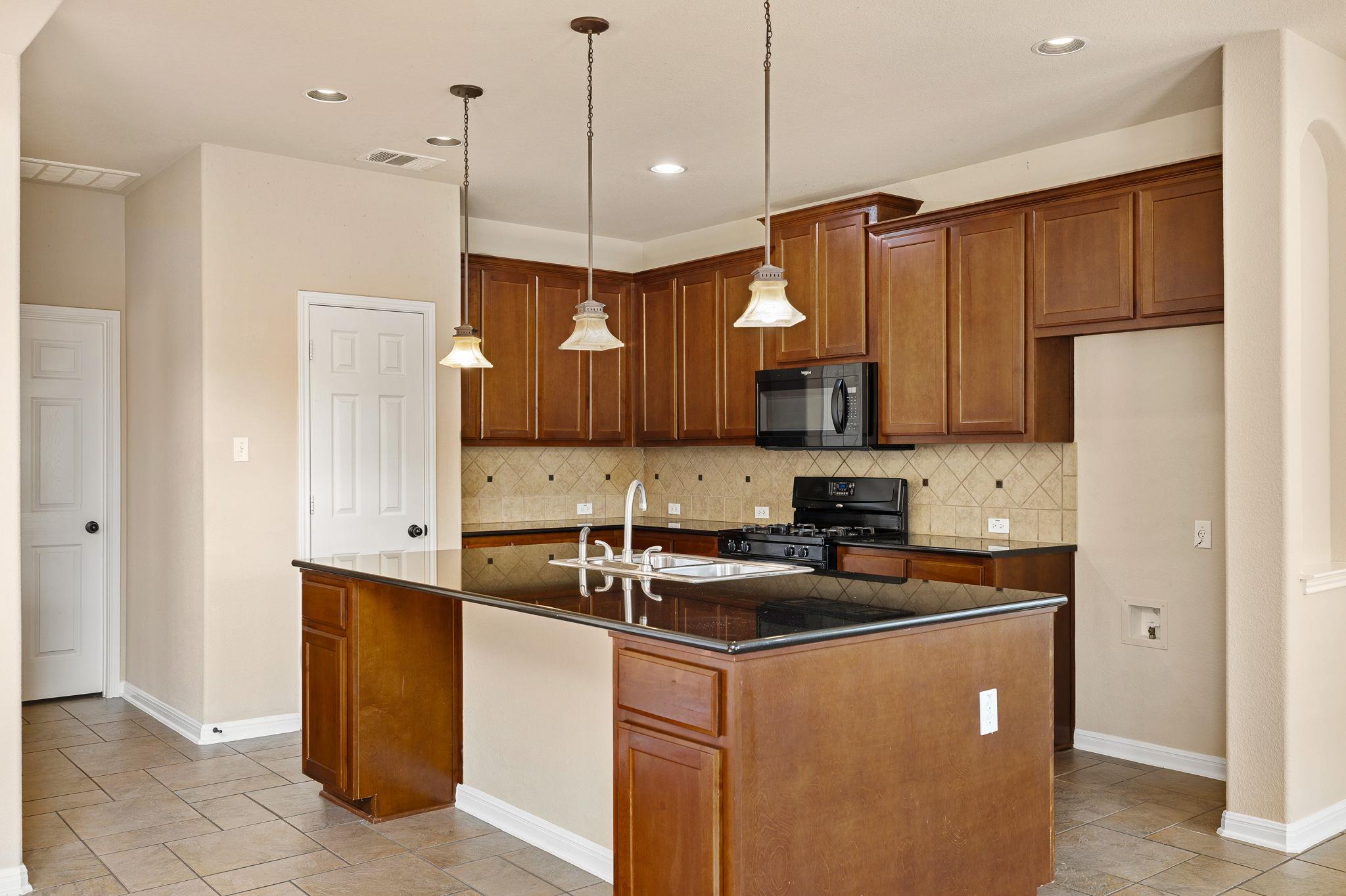 676 Rusk Rd, Round Rock, TX 78665