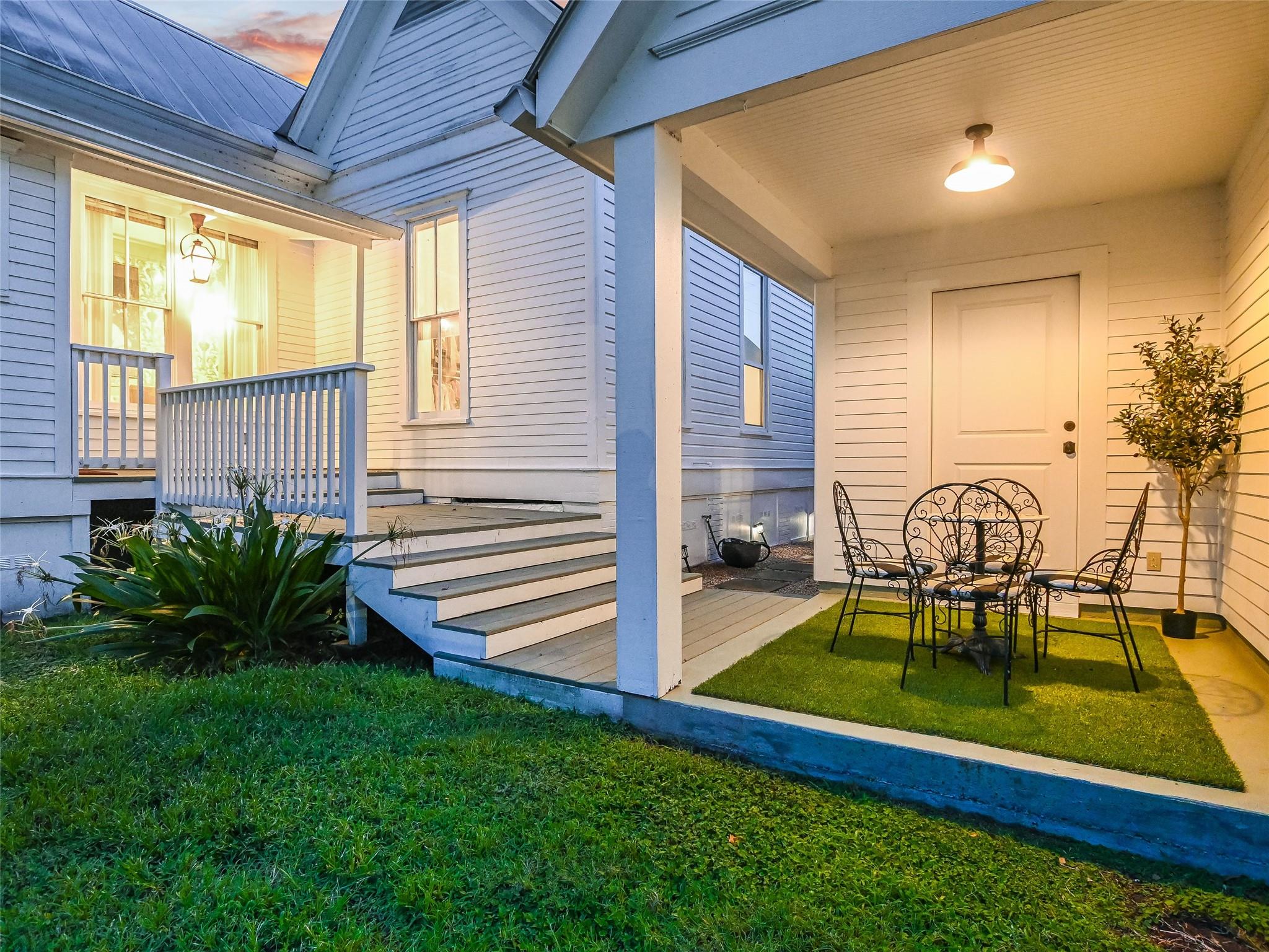 107 NE 4th St, Smithville, TX 78957