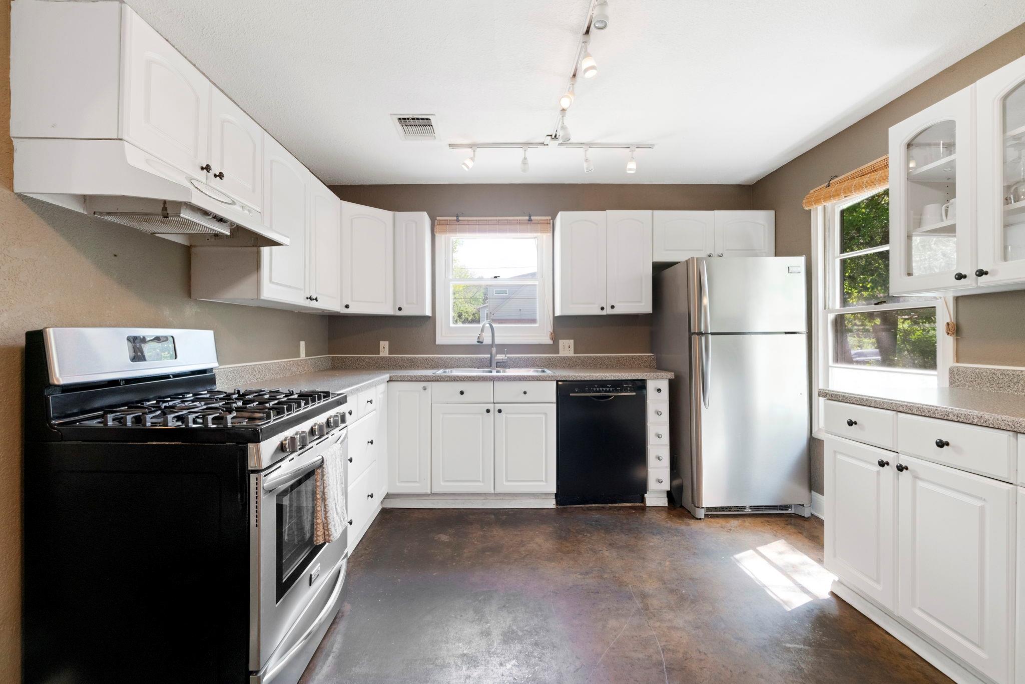 405 El Paso St, Austin, TX 78704