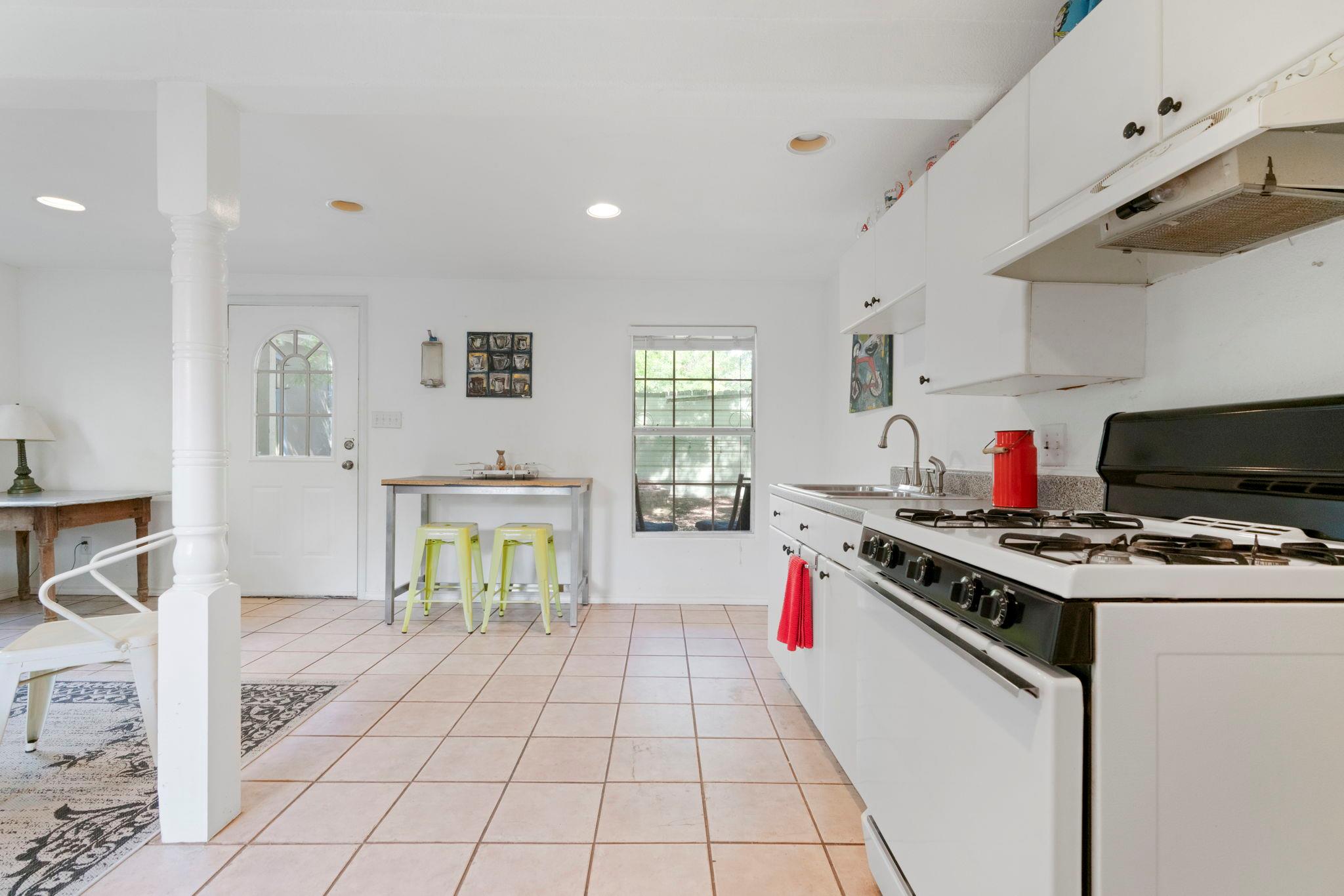 405 El Paso St, Austin, TX 78704