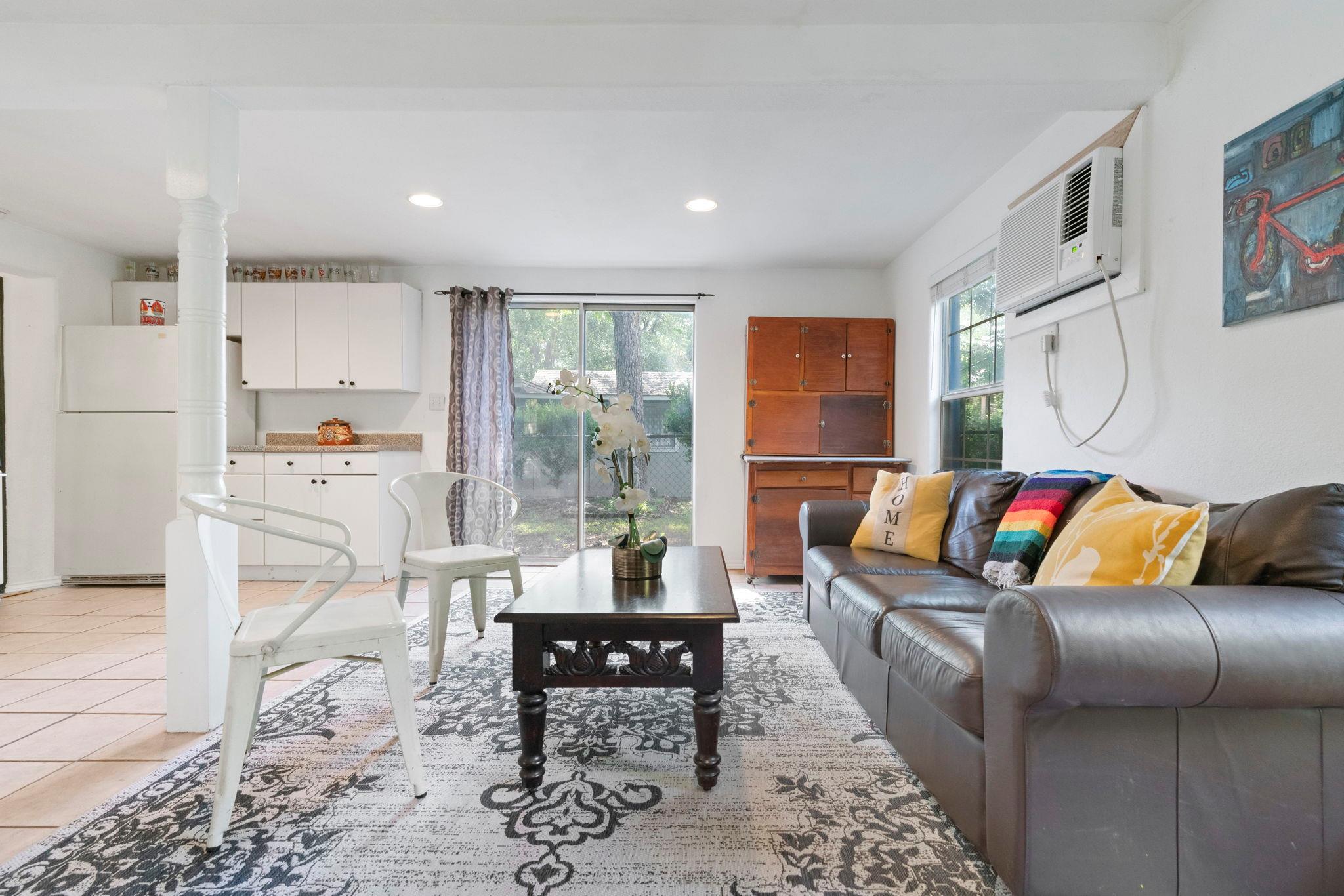 405 El Paso St, Austin, TX 78704