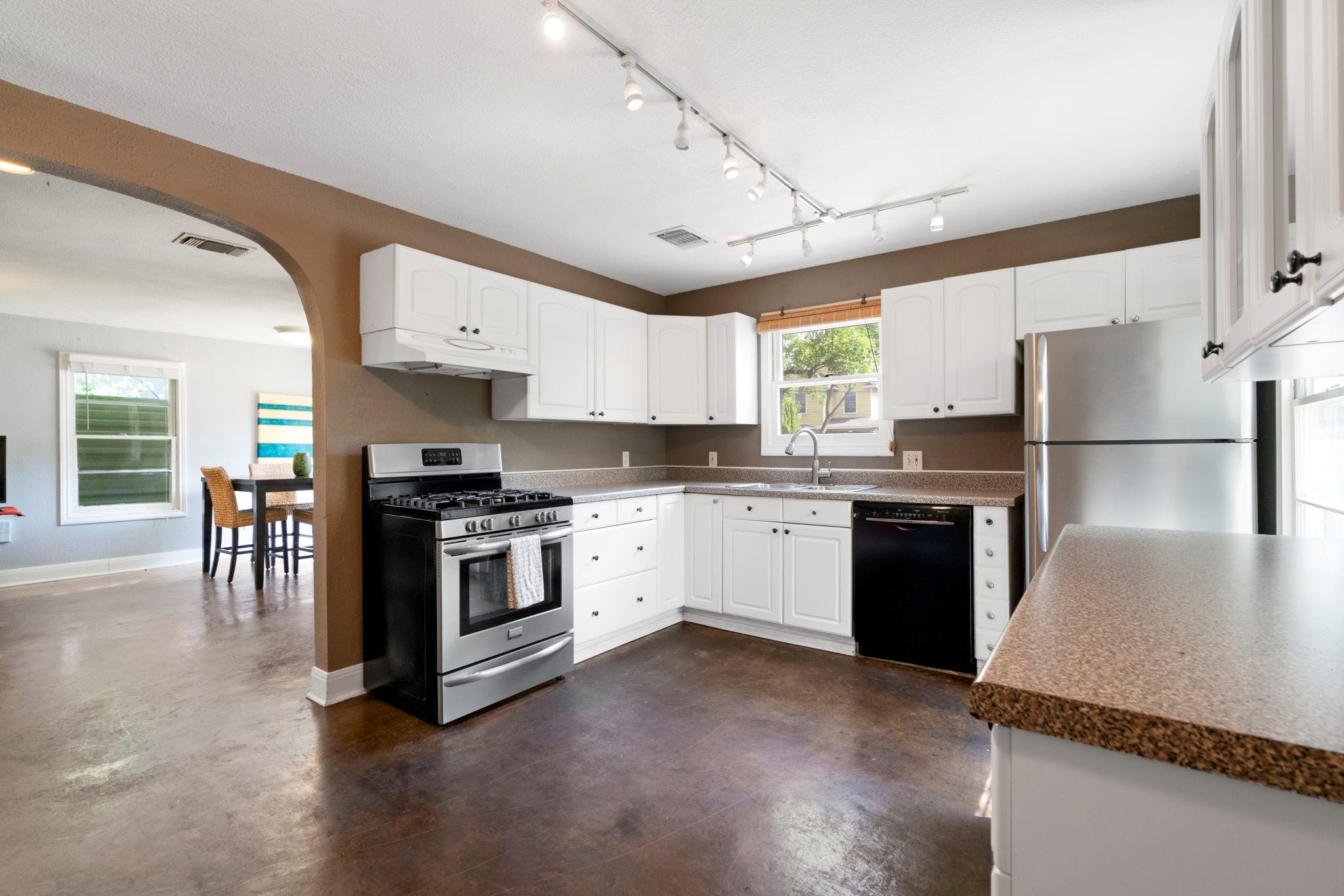 405 El Paso St, Austin, TX 78704