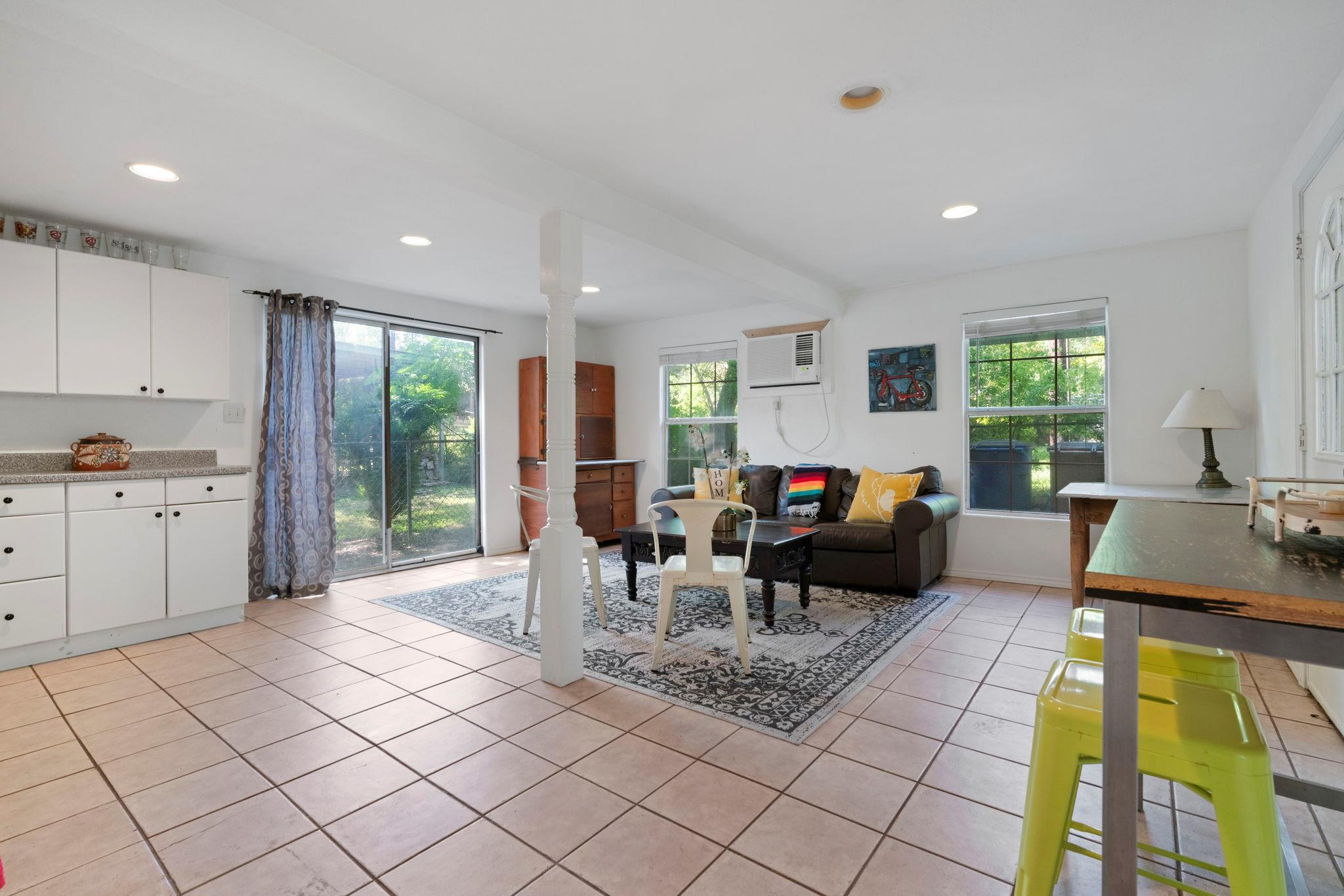 405 El Paso St, Austin, TX 78704