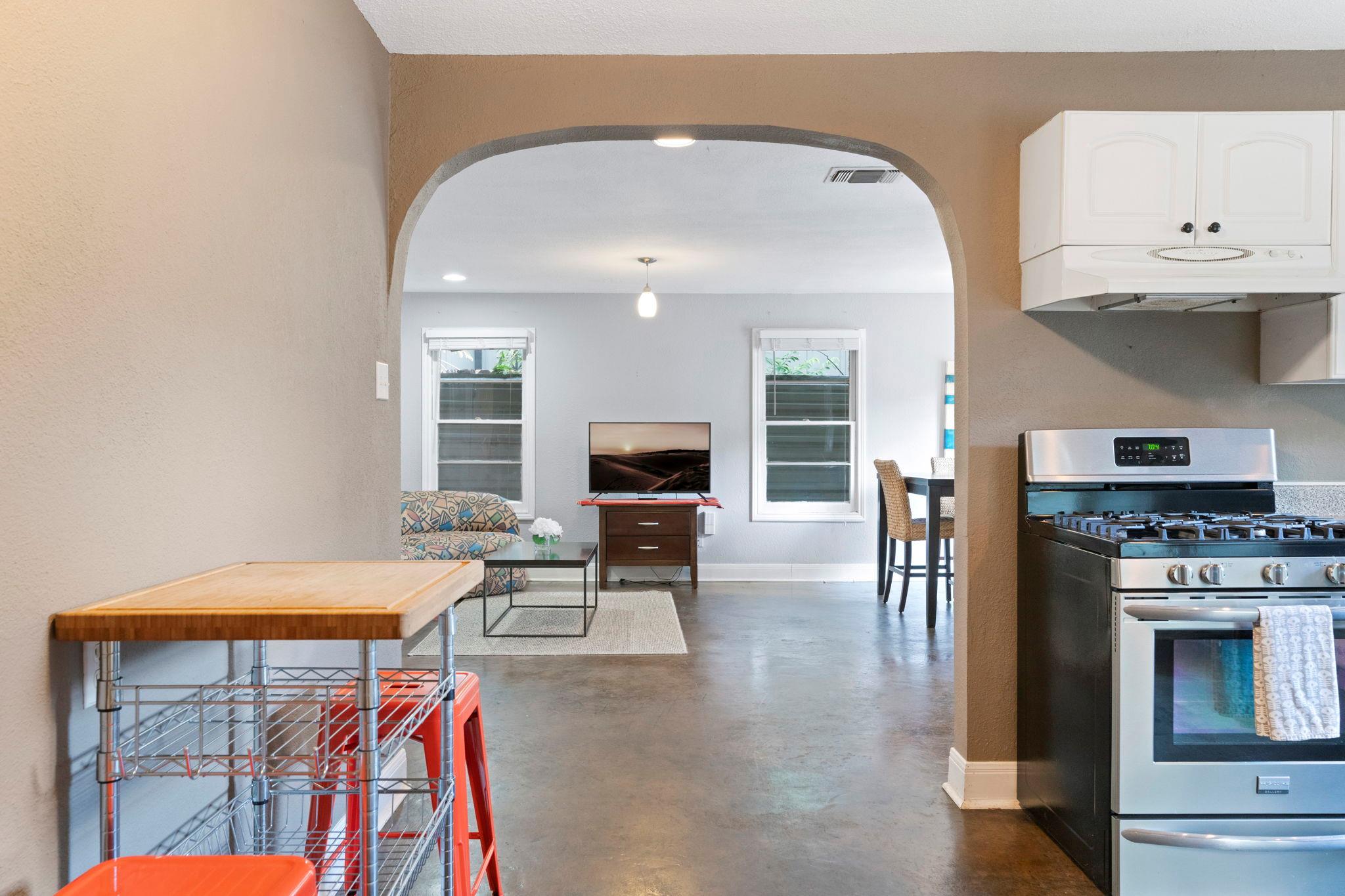 405 El Paso St, Austin, TX 78704