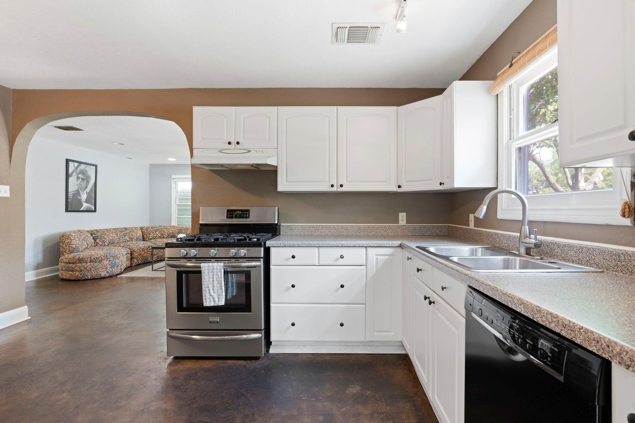 405 El Paso St, Austin, TX 78704
