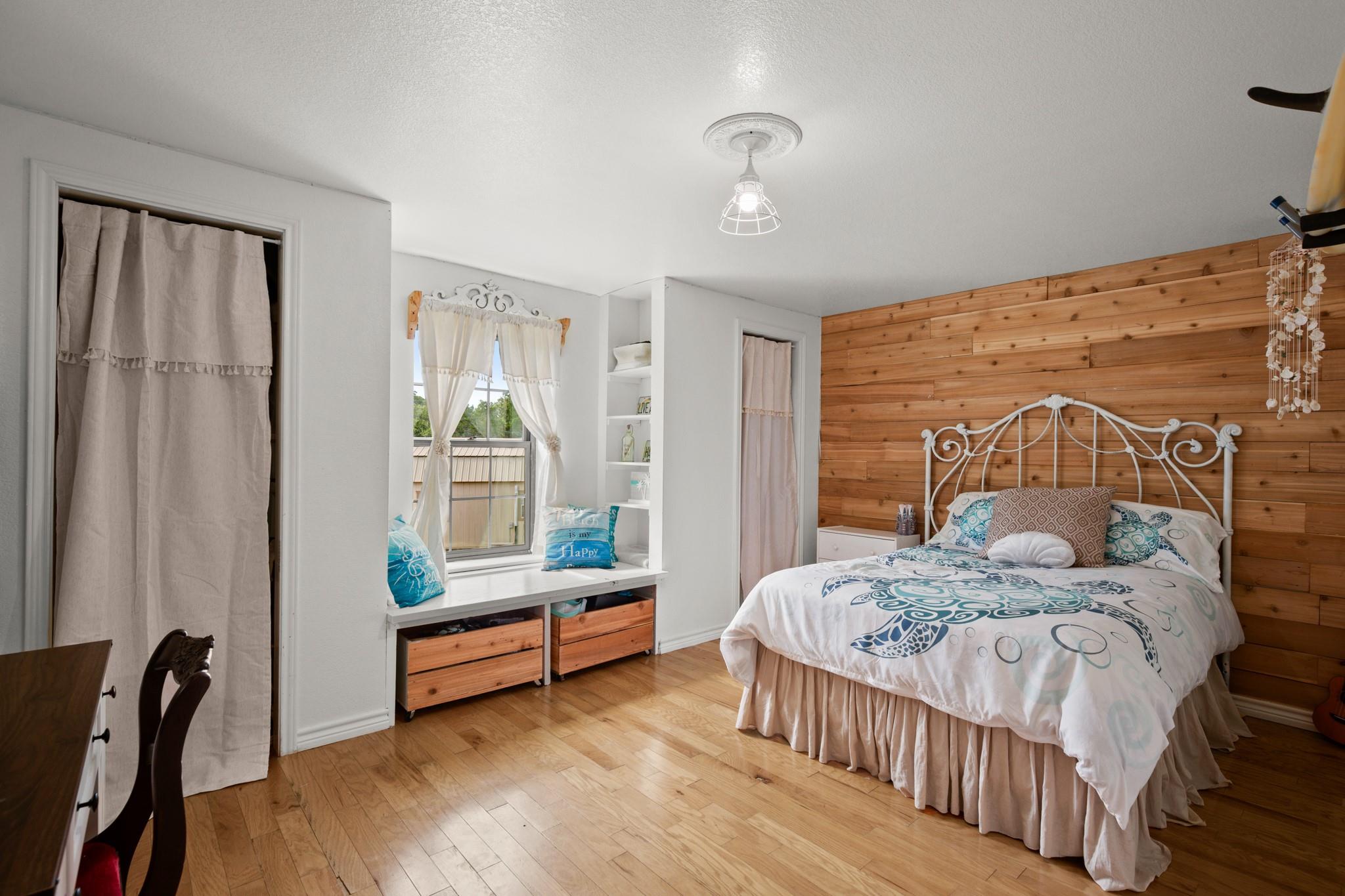 320 Pecan 3, Florence, TX 76527