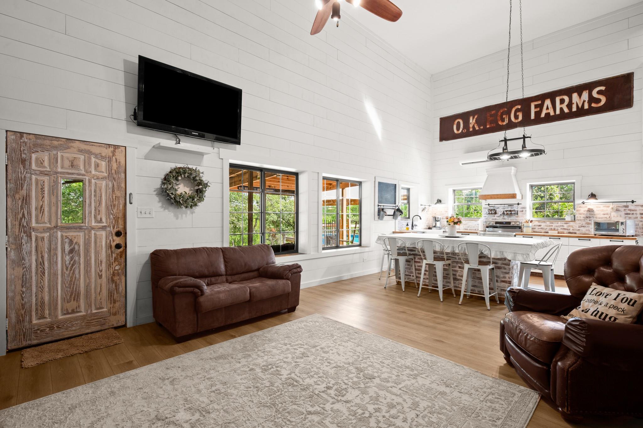 320 Pecan 3, Florence, TX 76527