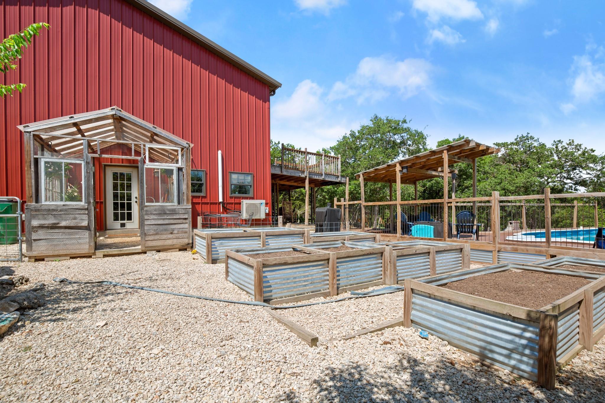 320 Pecan 3, Florence, TX 76527