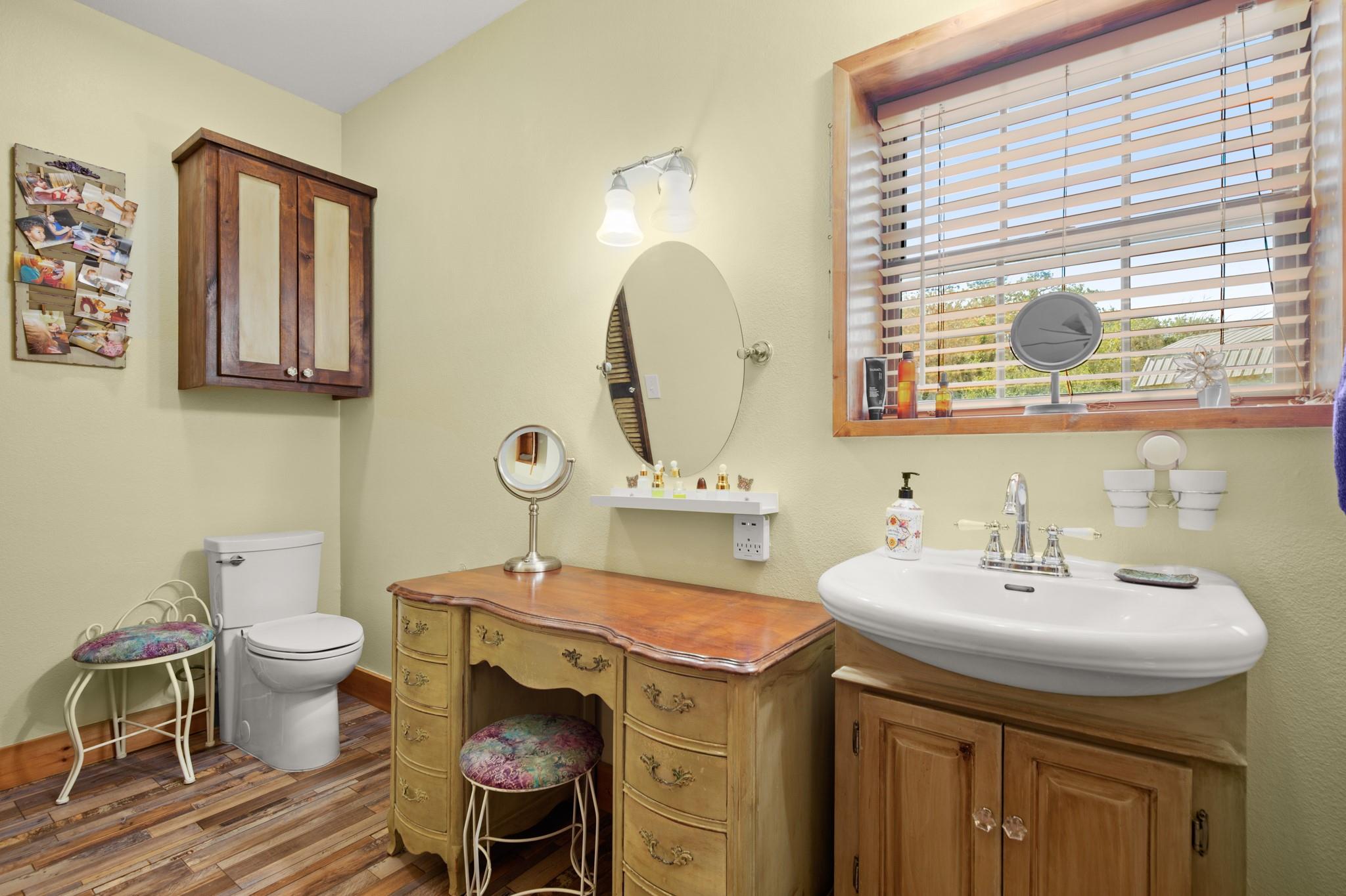 320 Pecan 3, Florence, TX 76527