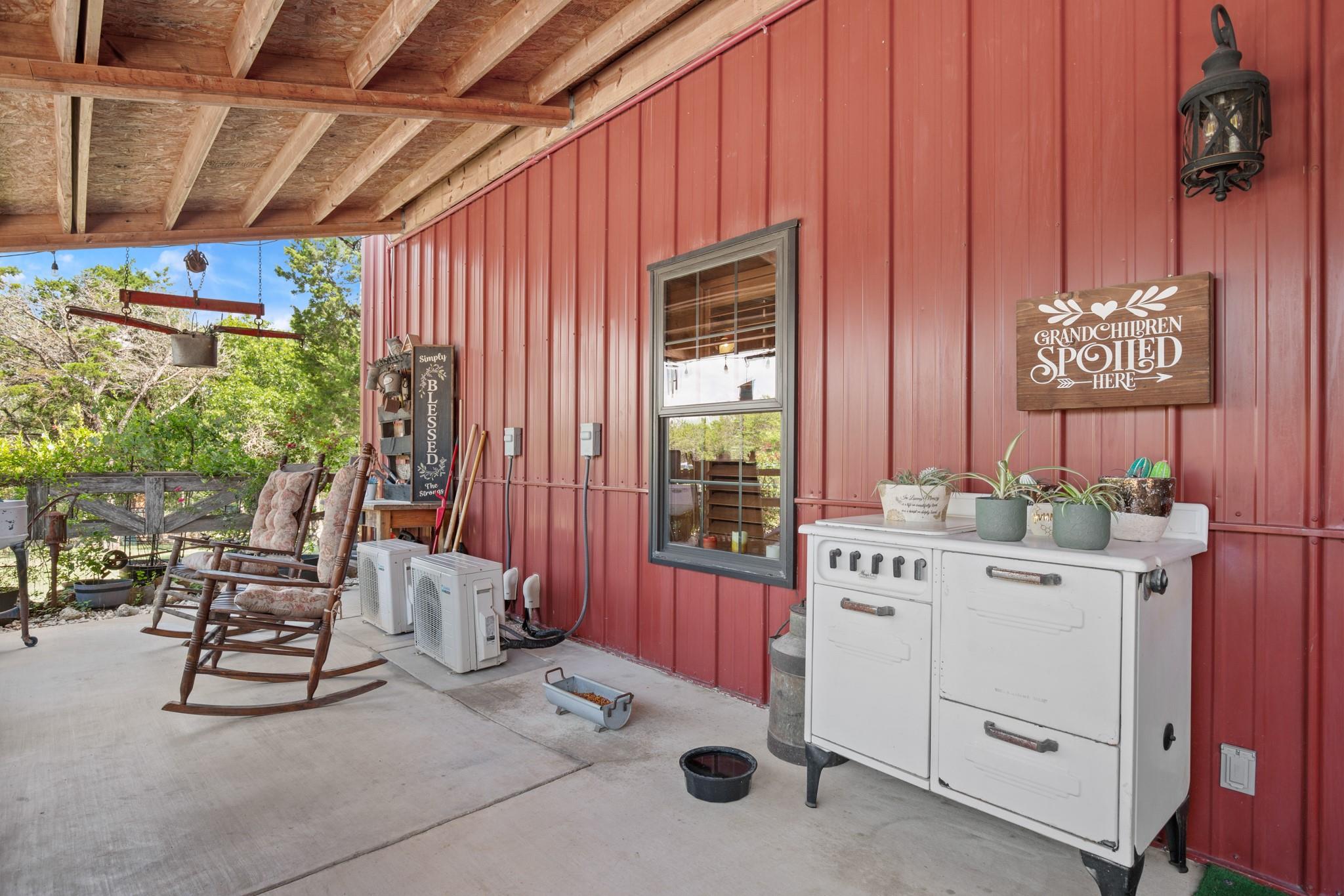 320 Pecan 3, Florence, TX 76527