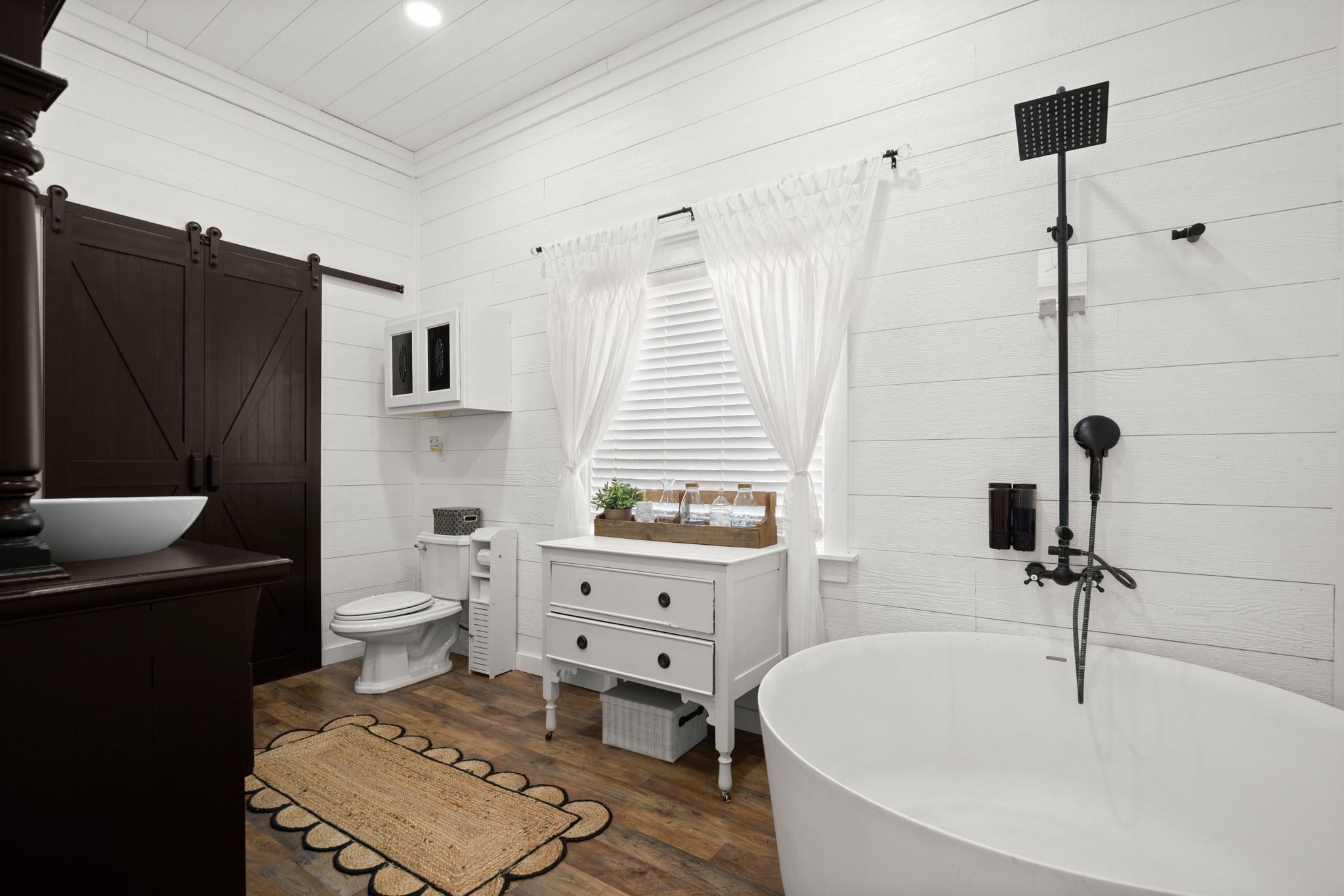 320 Pecan 3, Florence, TX 76527