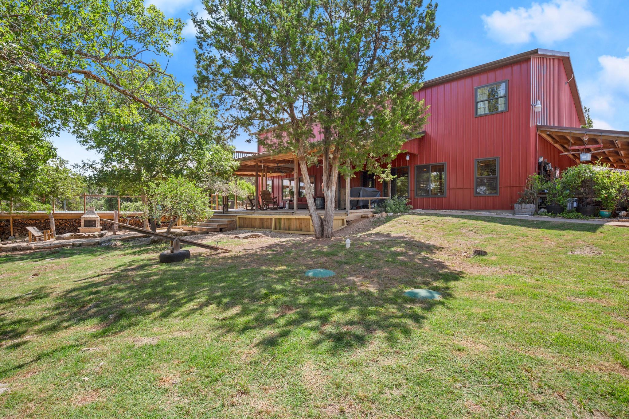 320 Pecan 3, Florence, TX 76527