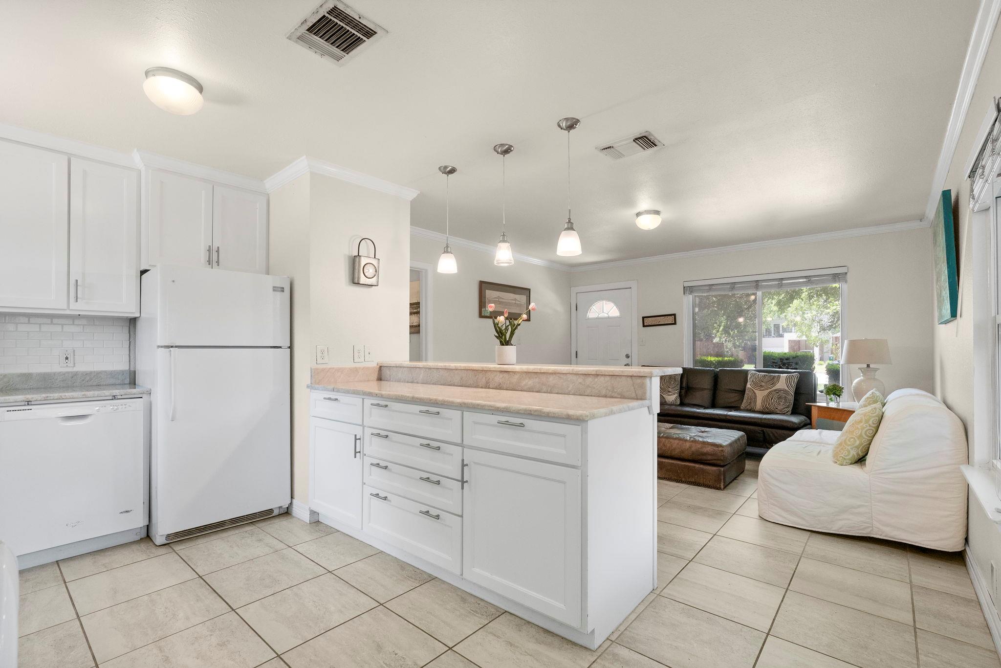 904 Plateau CIR, Austin, TX 78745
