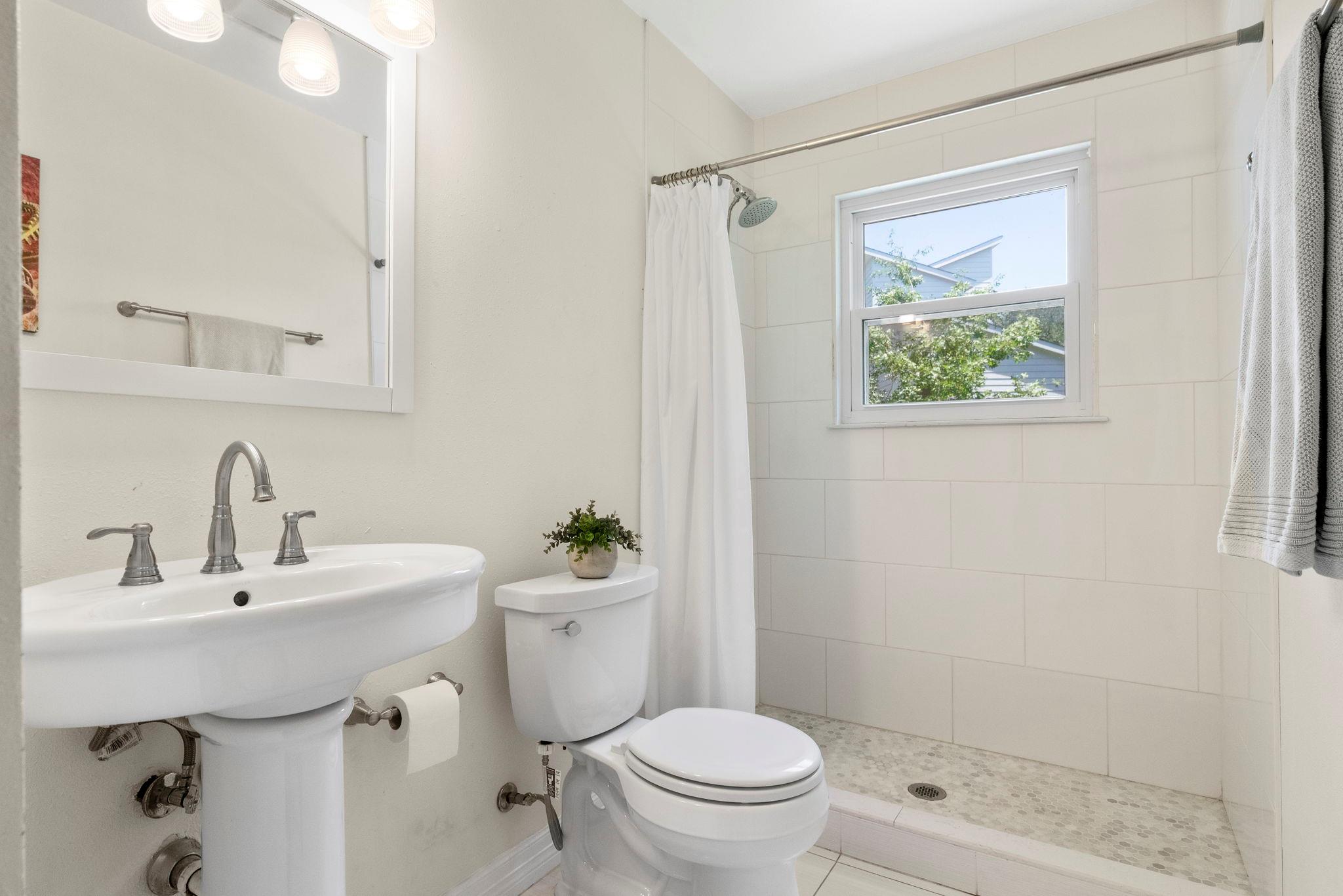 904 Plateau CIR, Austin, TX 78745